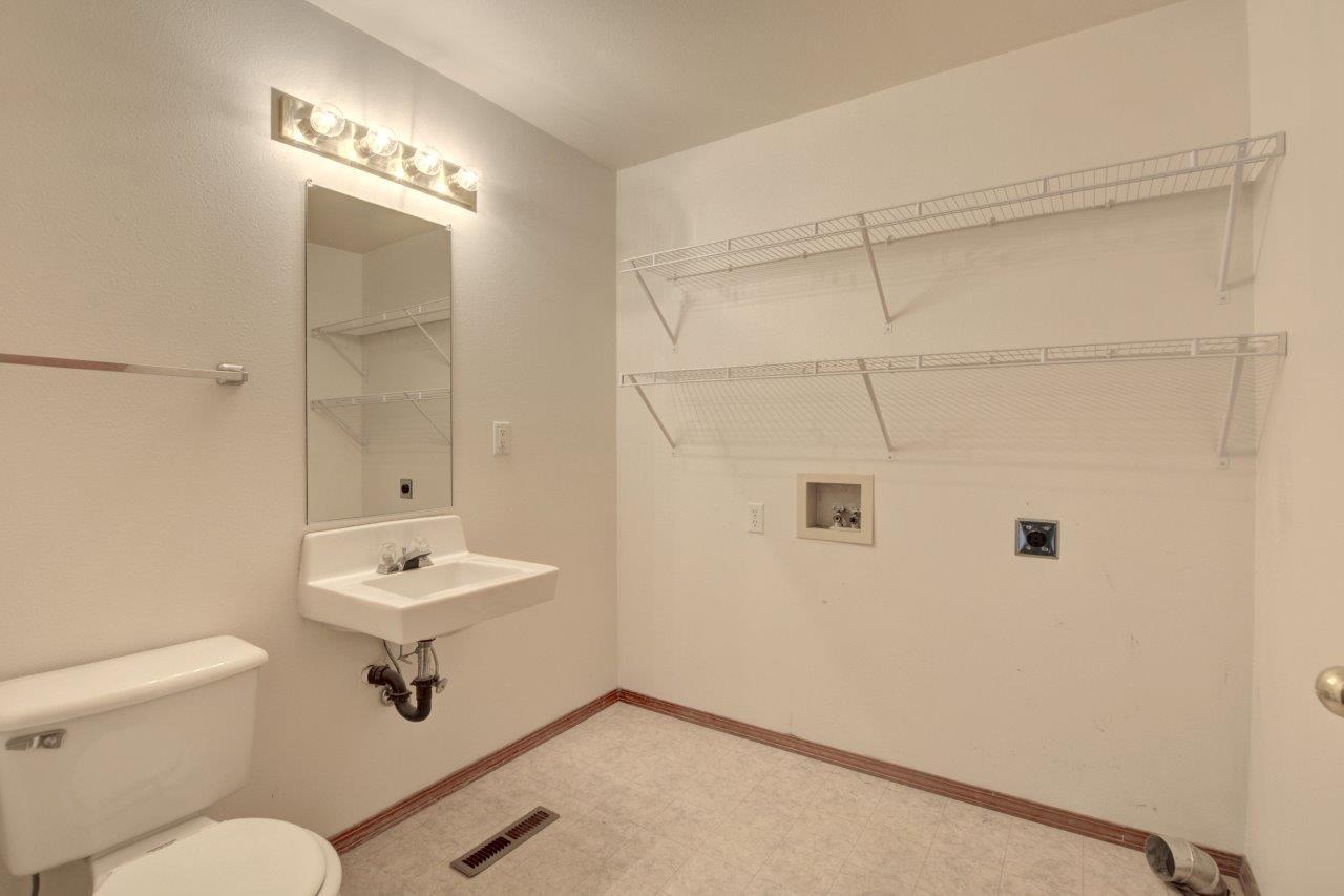 1068 Glengrove Avenue