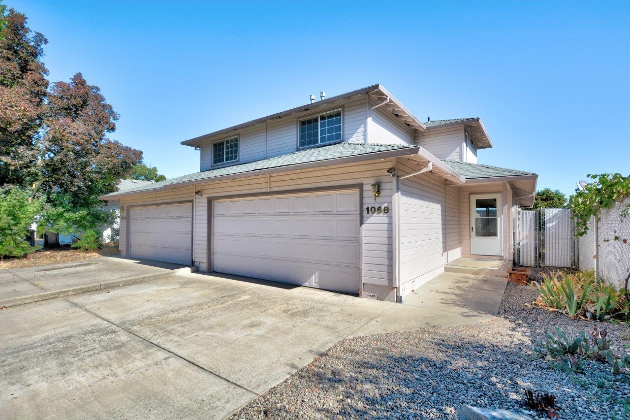 1068 Glengrove Avenue