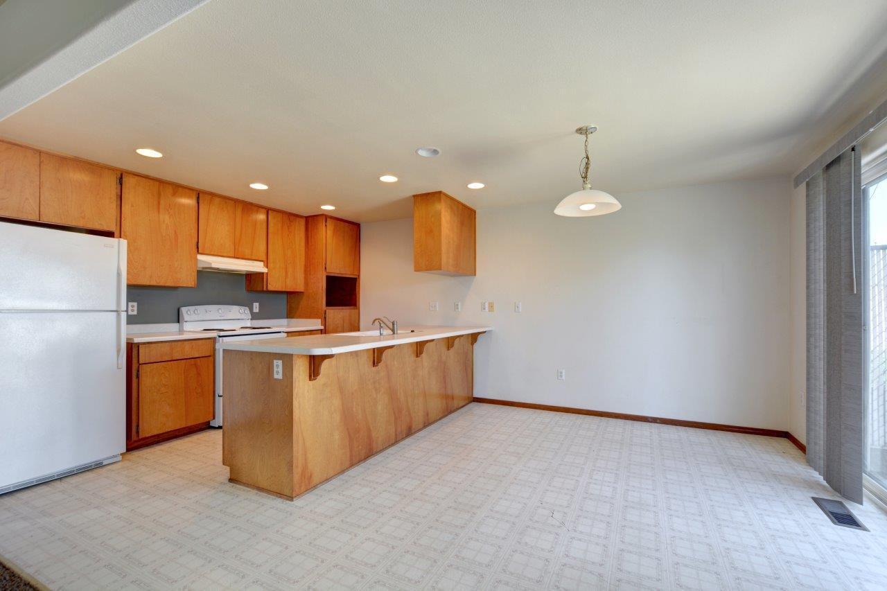 1068 Glengrove Avenue