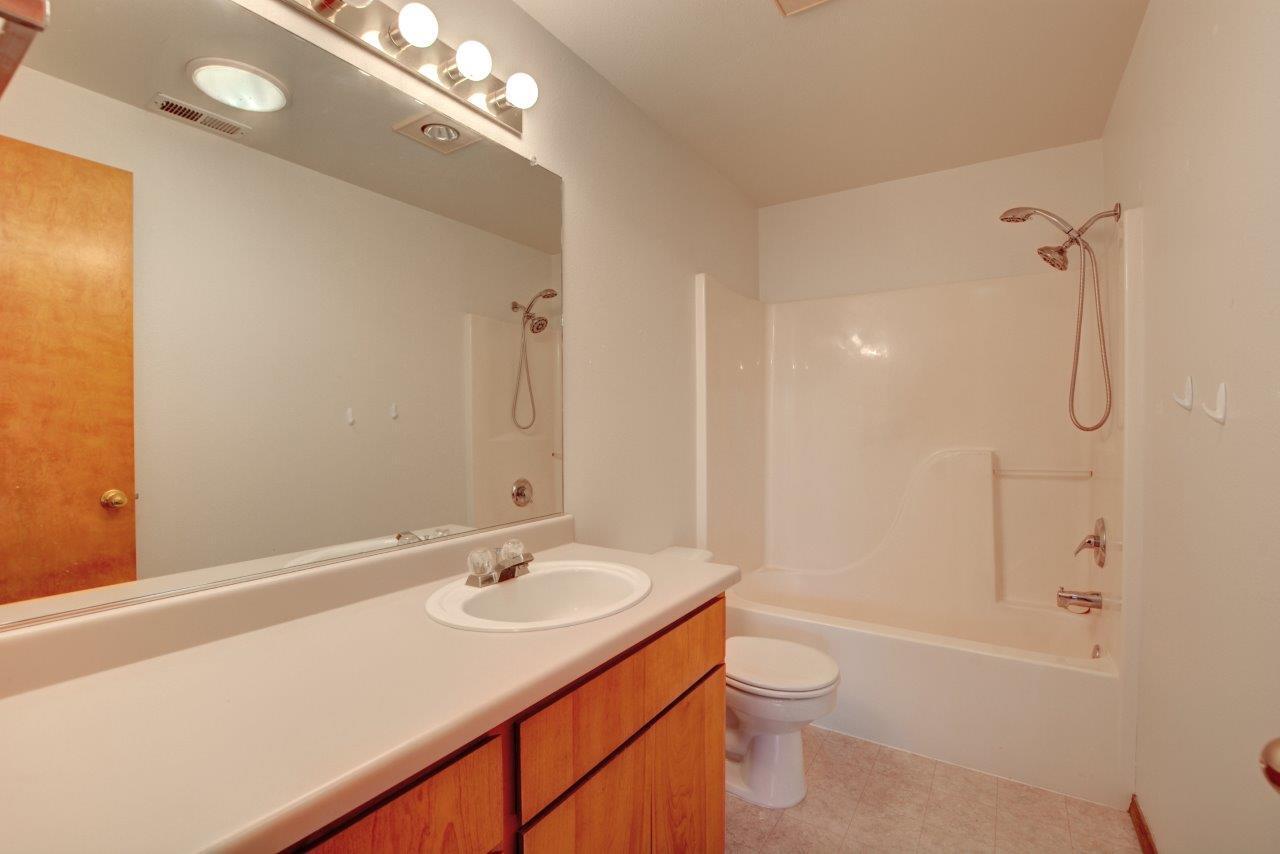 1068 Glengrove Avenue