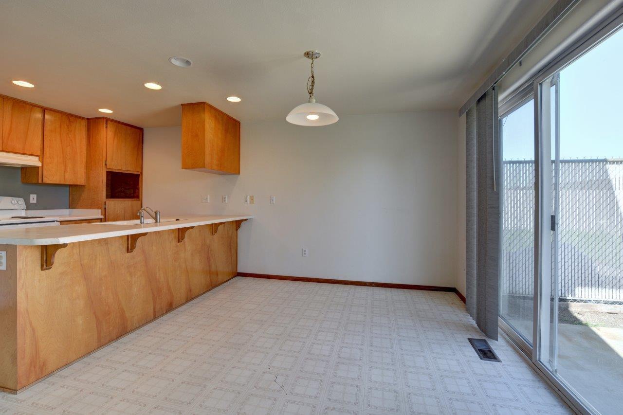 1068 Glengrove Avenue