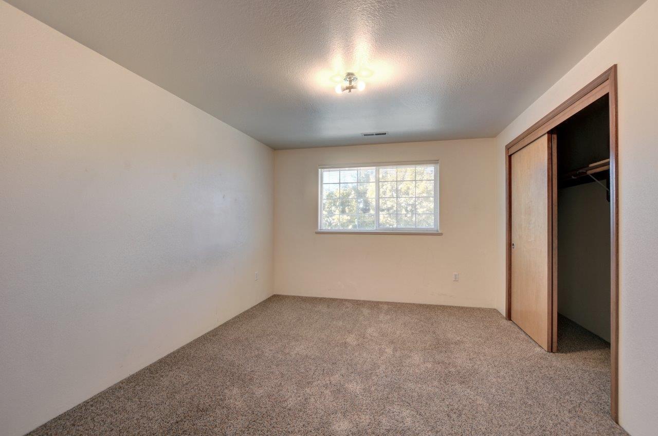 1068 Glengrove Avenue