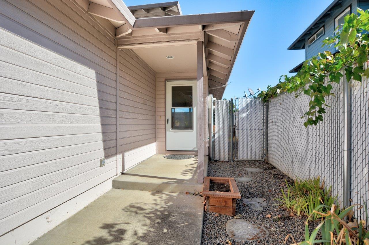 1068 Glengrove Avenue