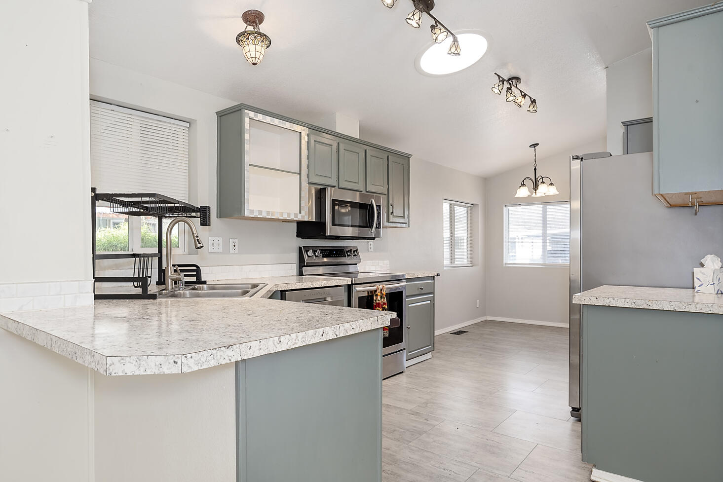 633 E Archwood Drive, UNIT 63