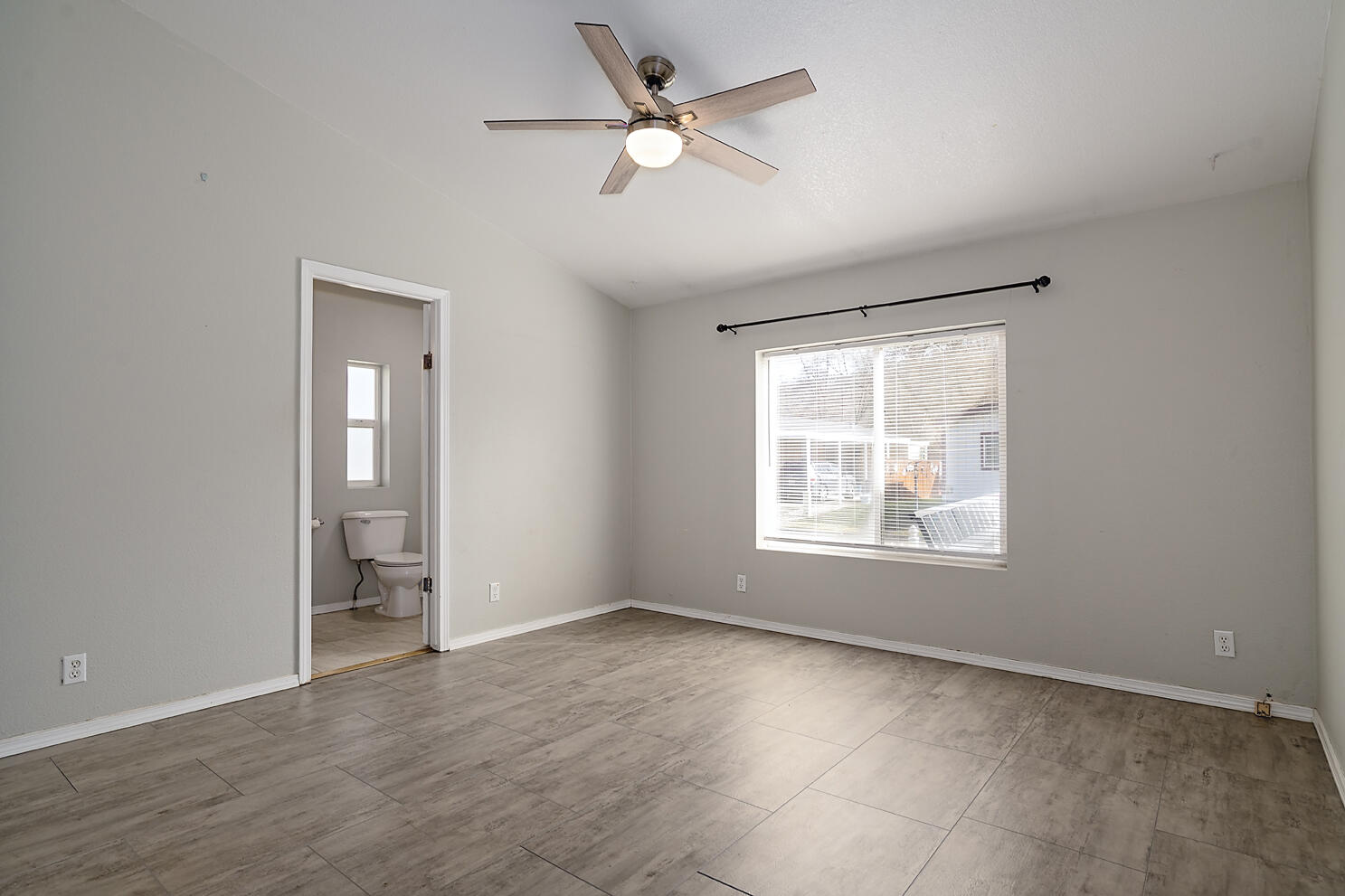 633 E Archwood Drive, UNIT 63