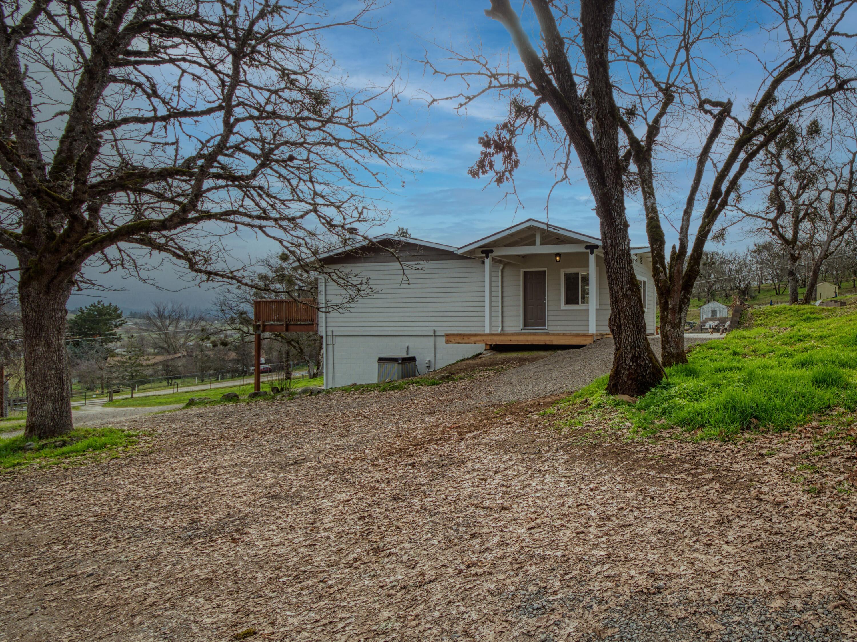 6169 Tamarack Lane