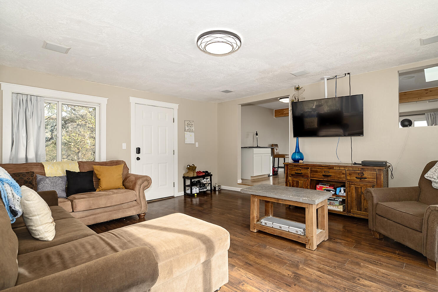 6169 Tamarack Lane