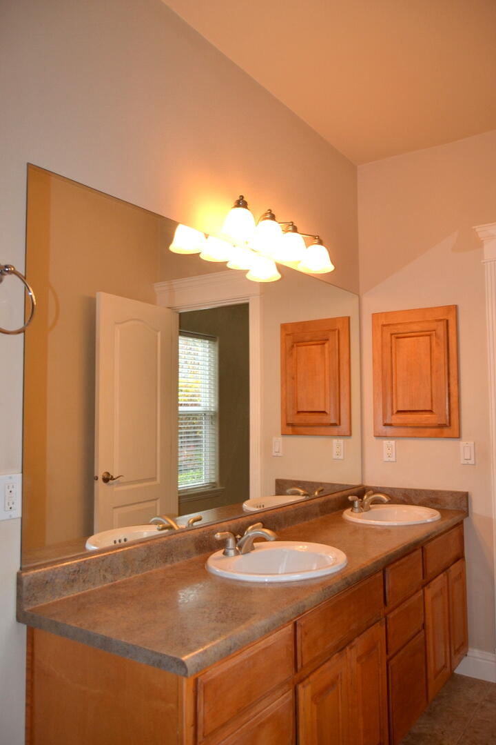 2089 SW Mercury Lane