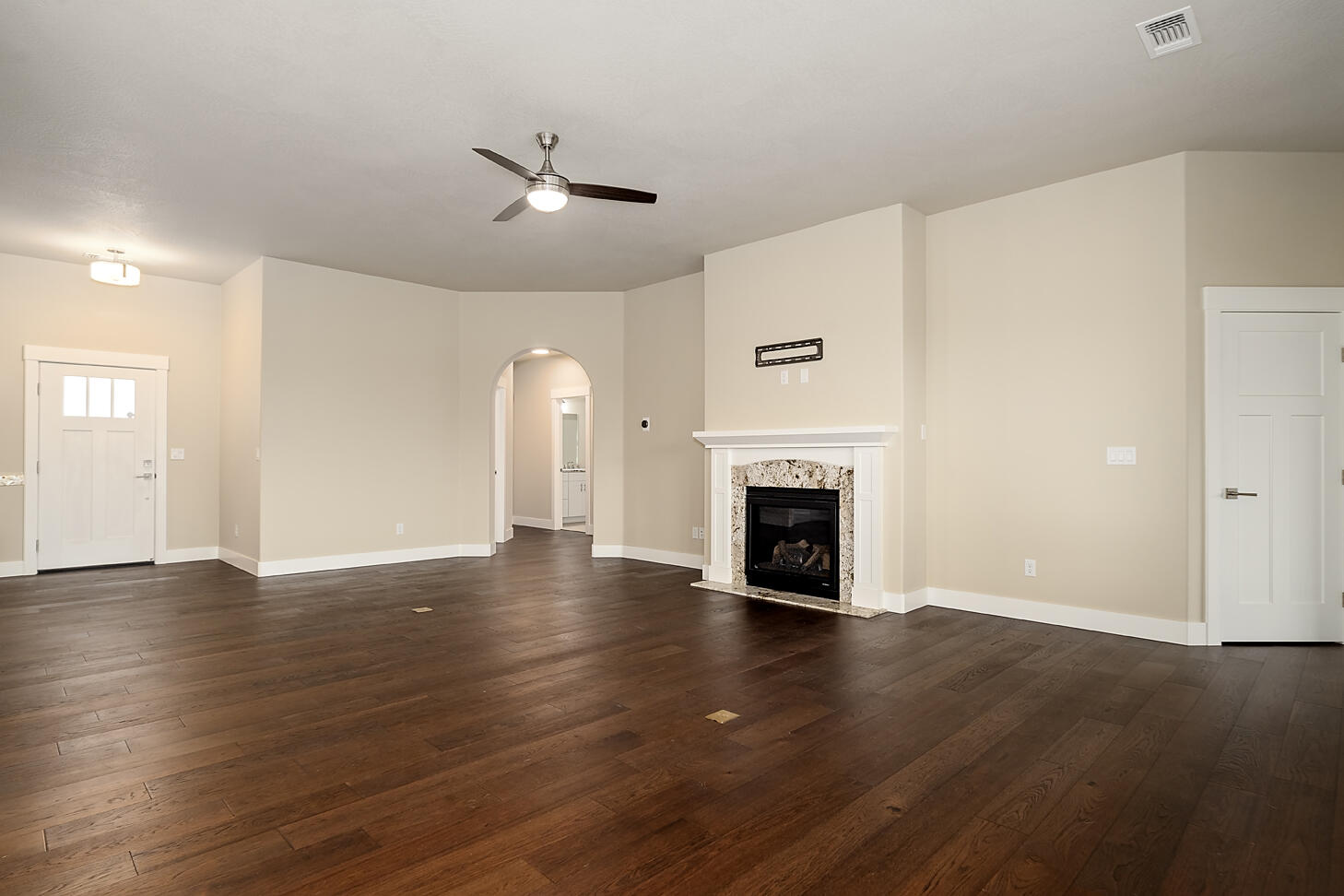 203 Skyhawk Drive, Eagle Point