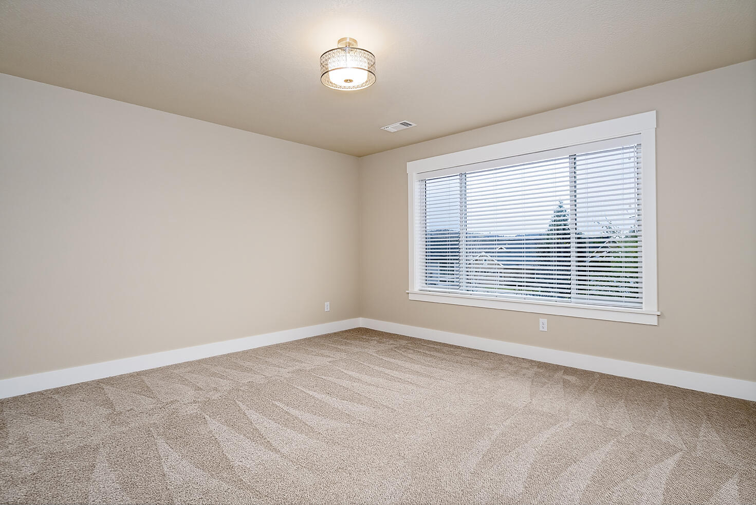 203 Skyhawk Drive, Eagle Point