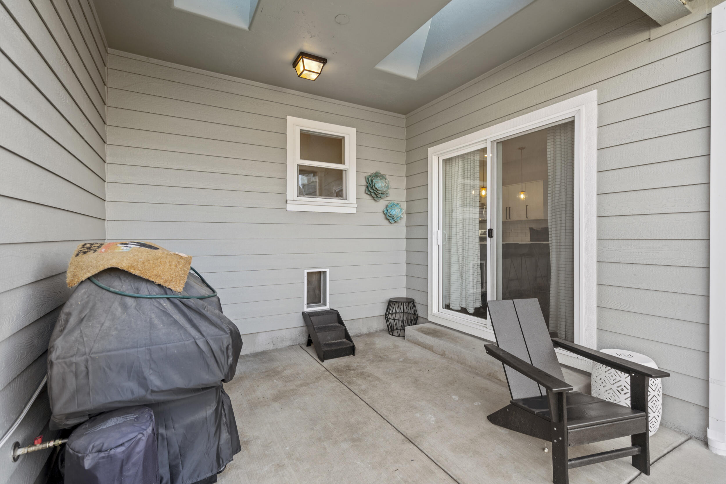 1142 N Haskell Street