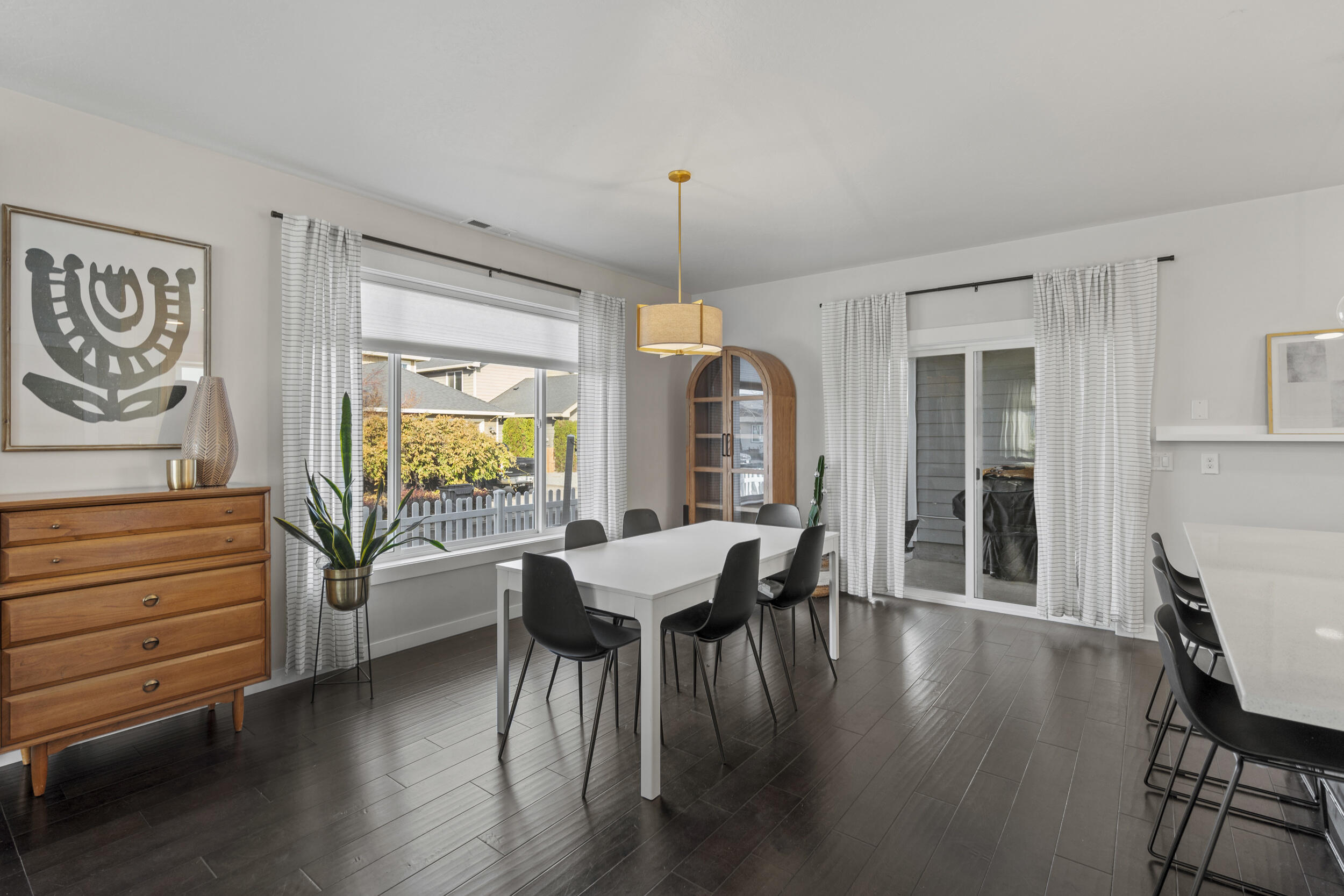 1142 N Haskell Street