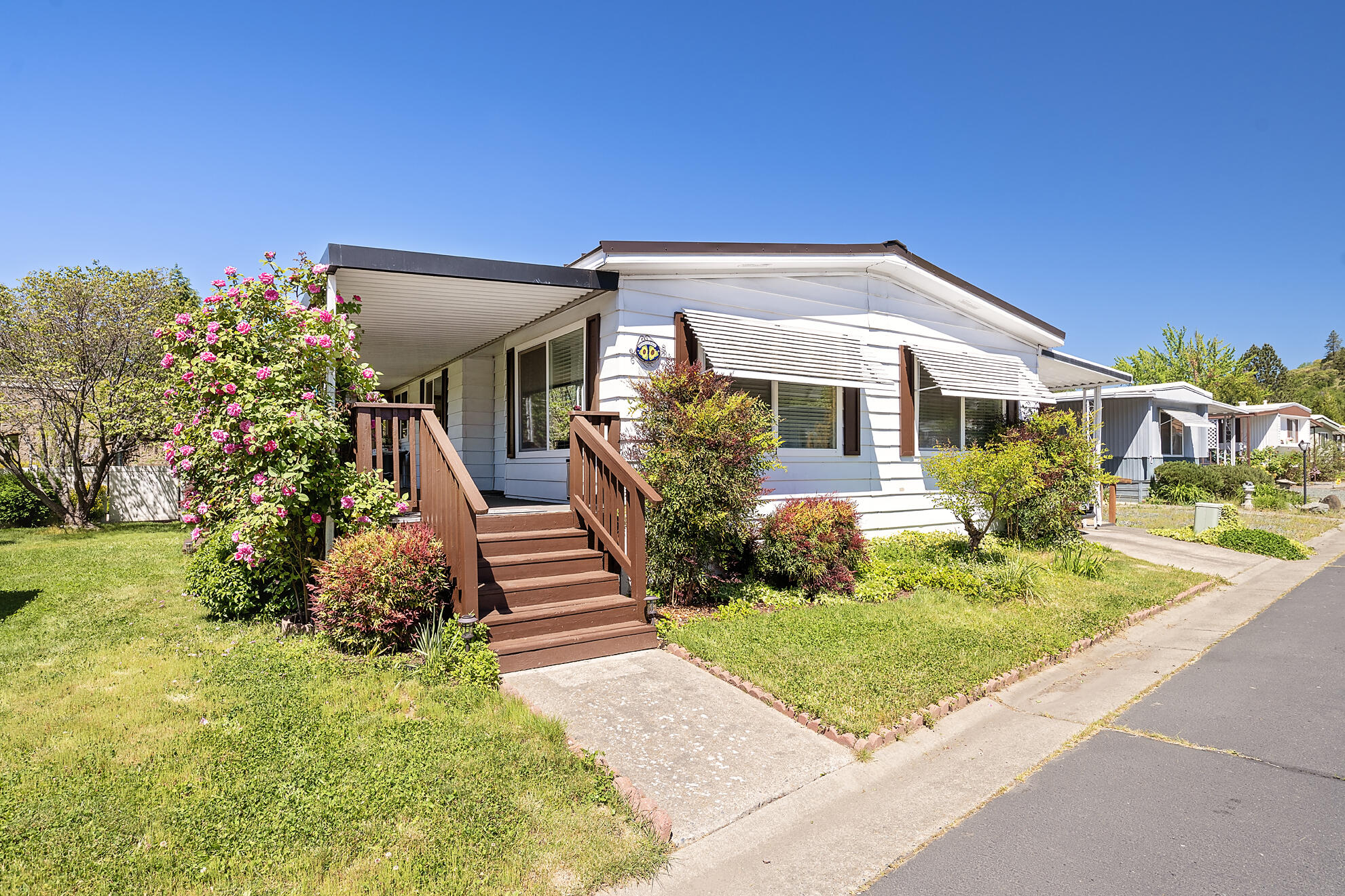 515 E Main Street, 1