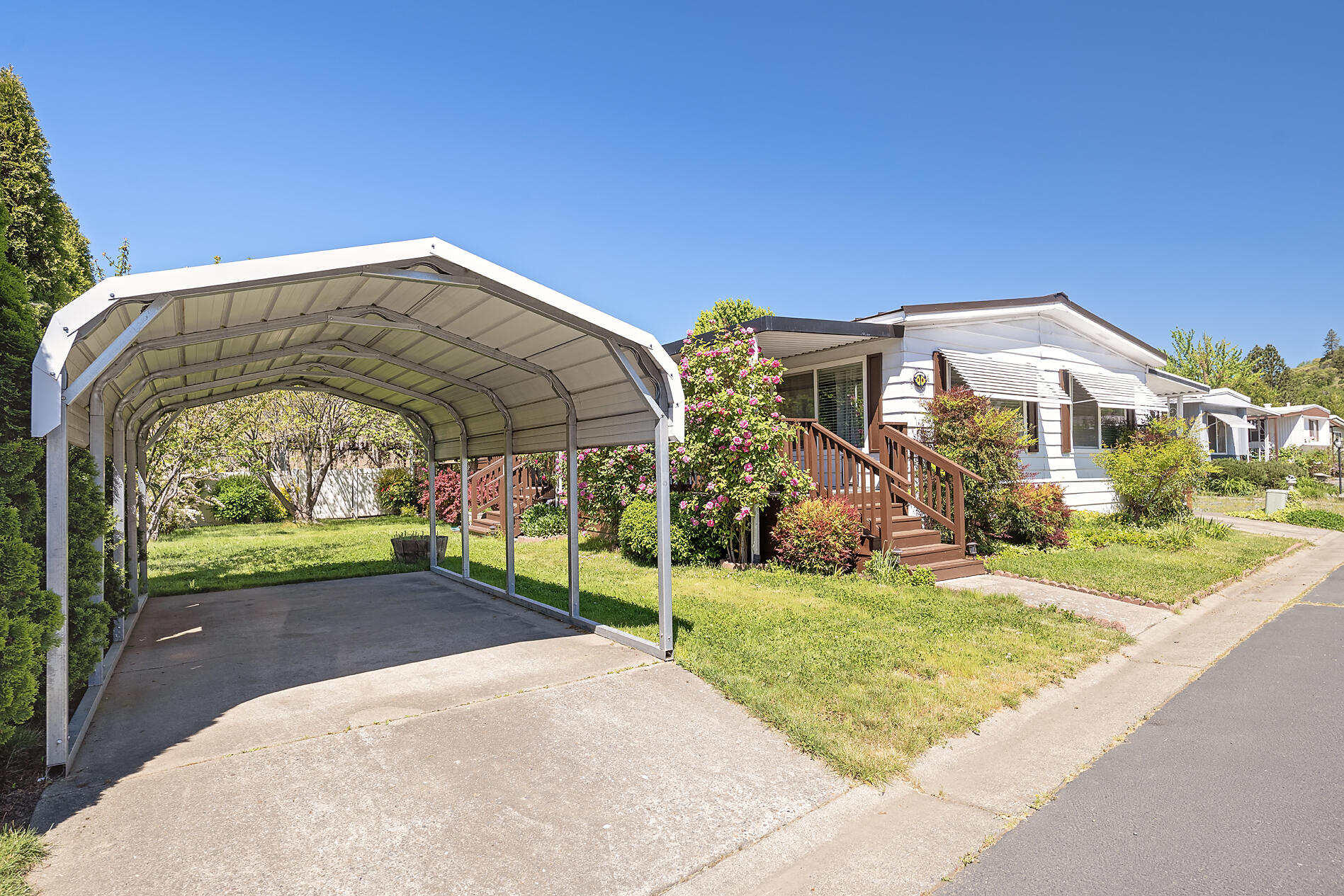 515 E Main Street, 1