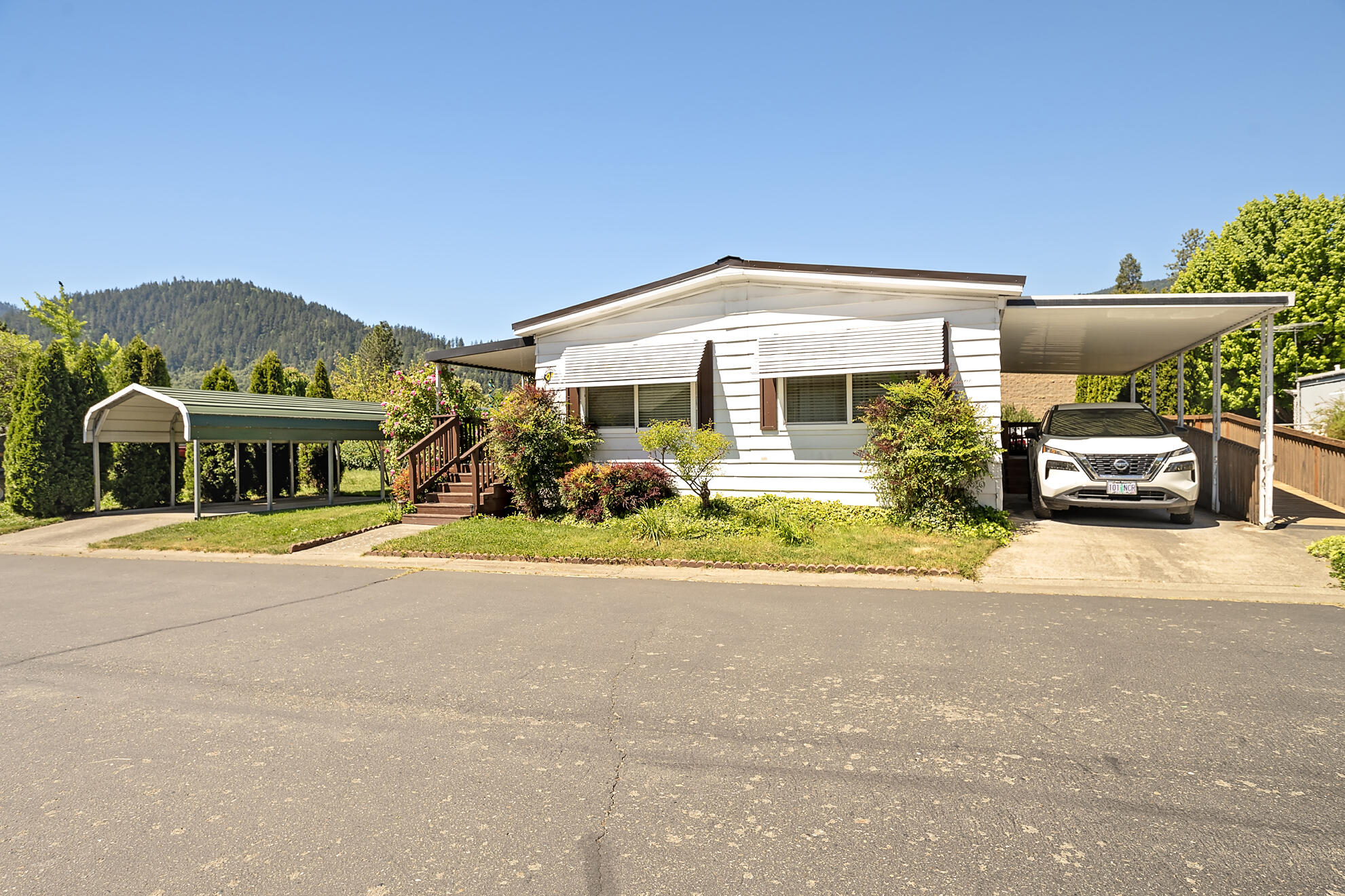 515 E Main Street, 1