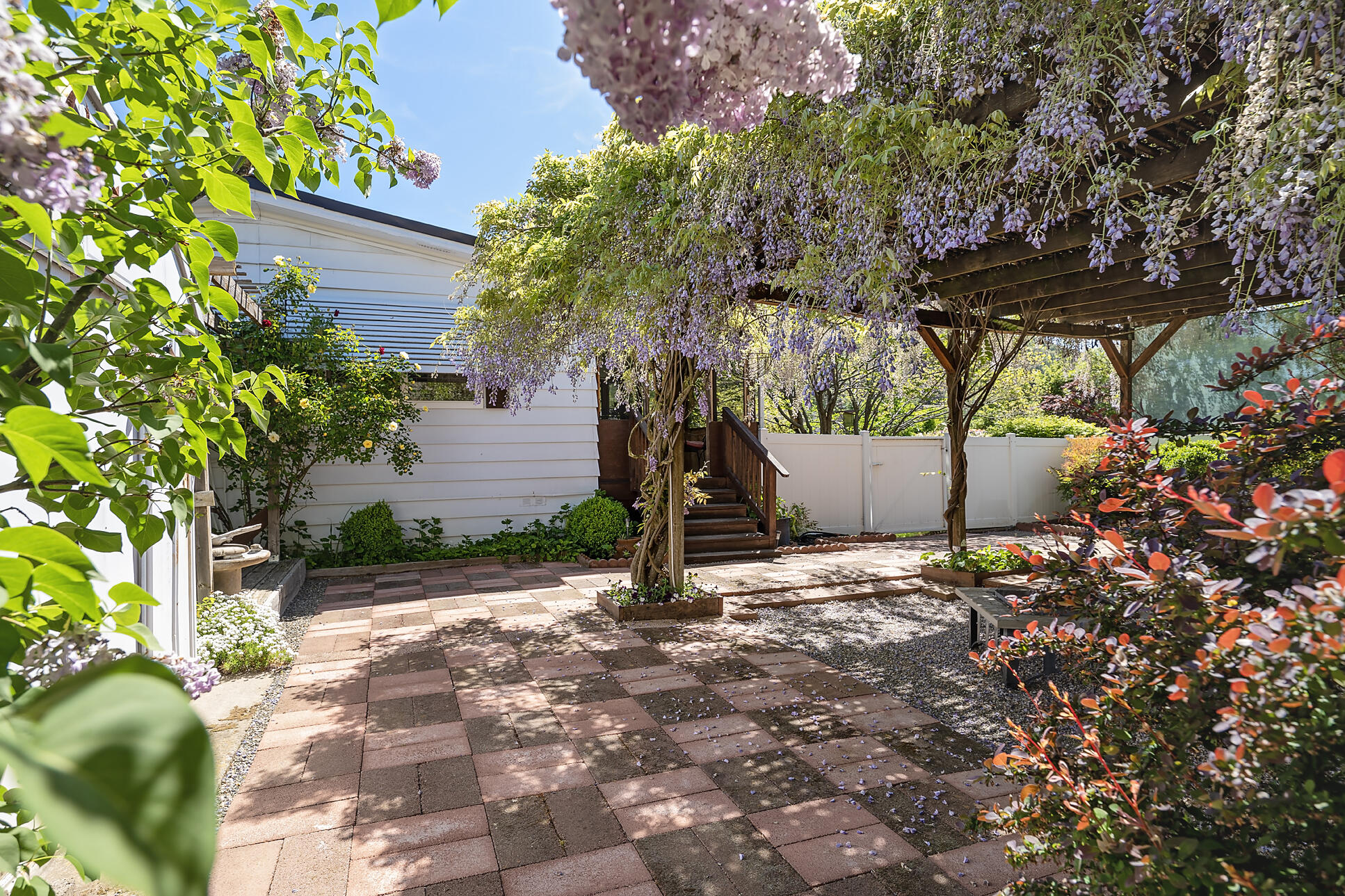 515 E Main Street, 1