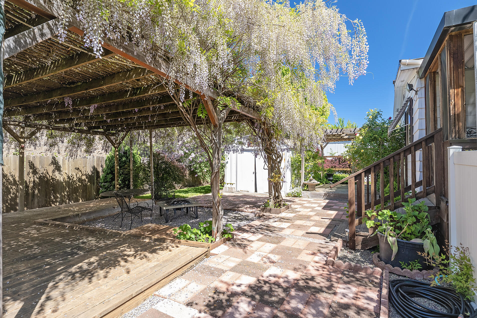 515 E Main Street, 1