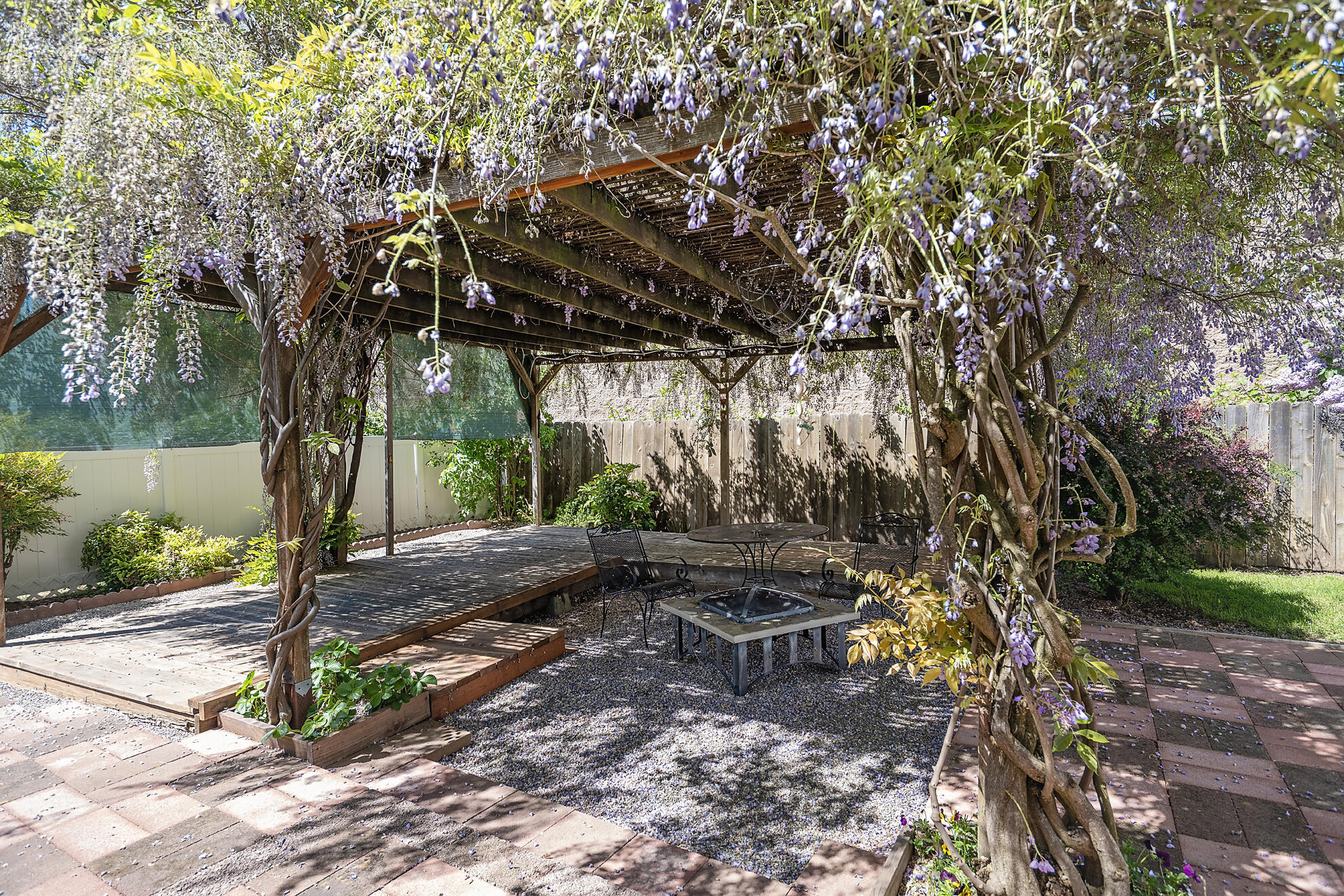 515 E Main Street, 1