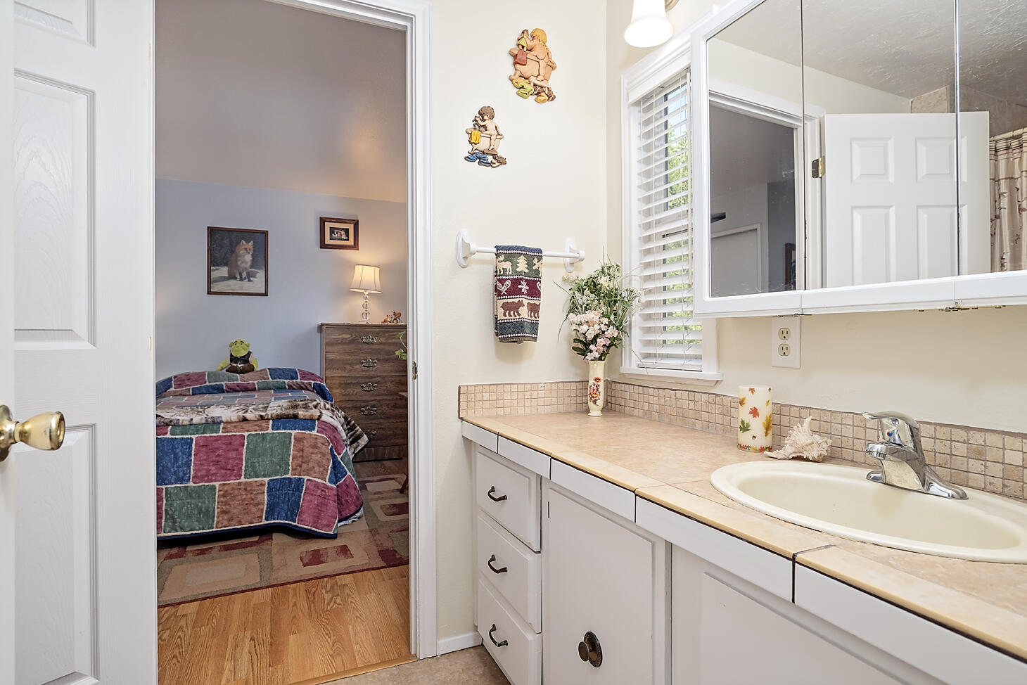 515 E Main Street, 1