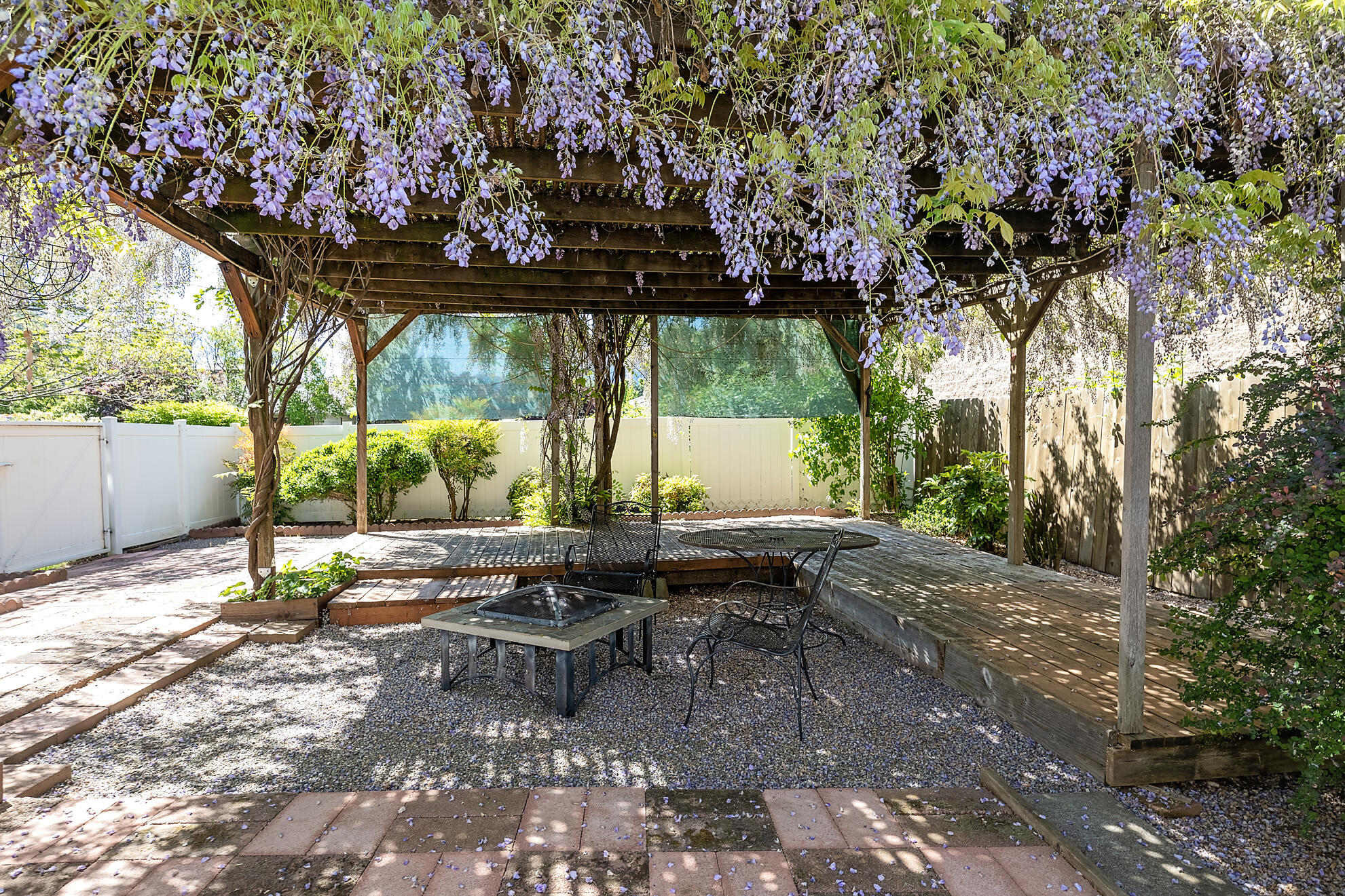 515 E Main Street, 1