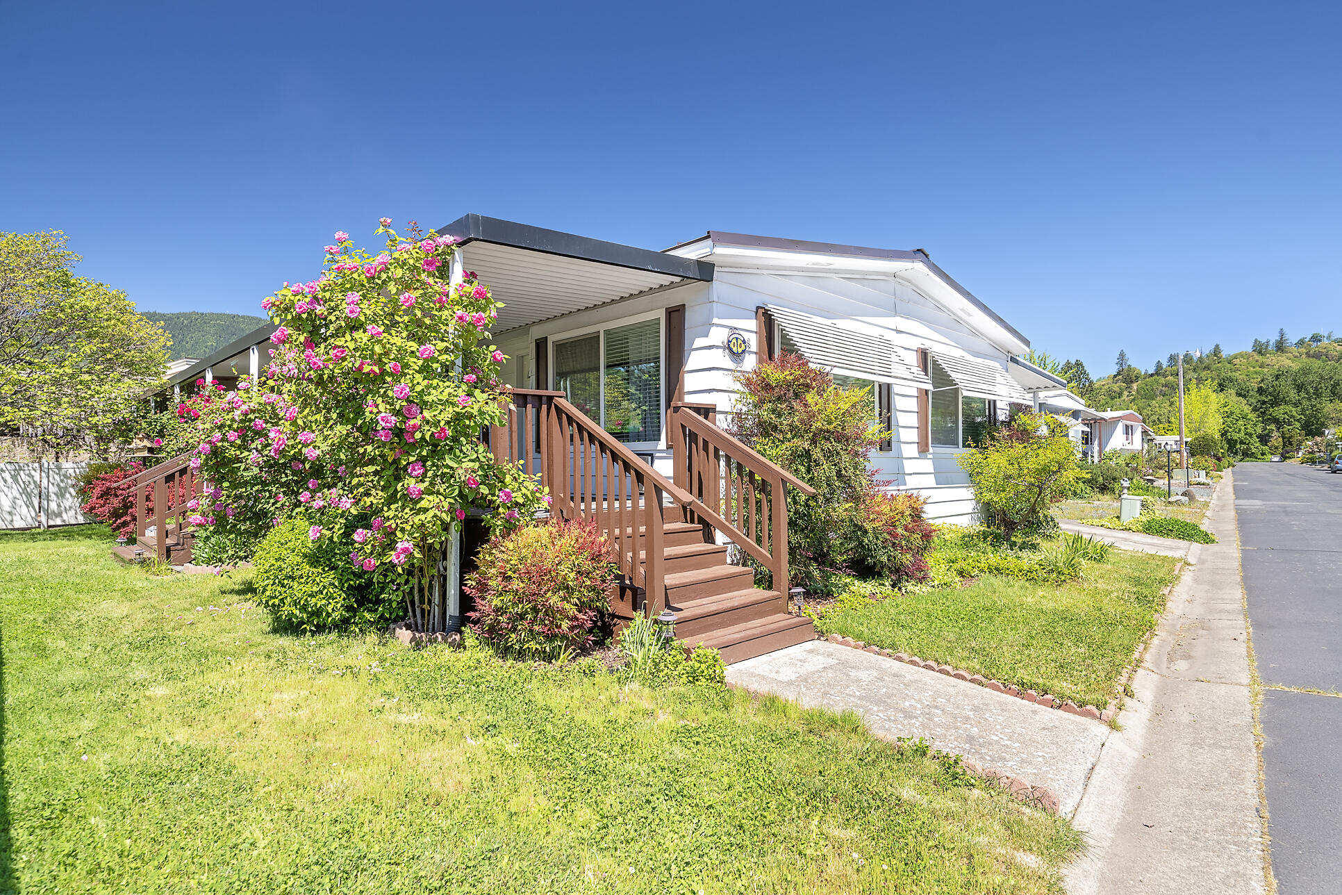 515 E Main Street, 1