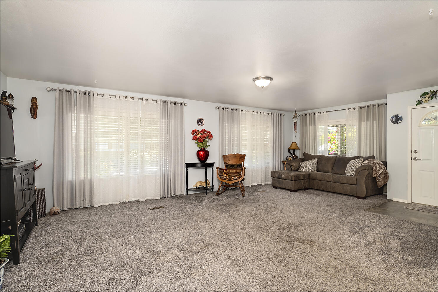 515 E Main Street, 1