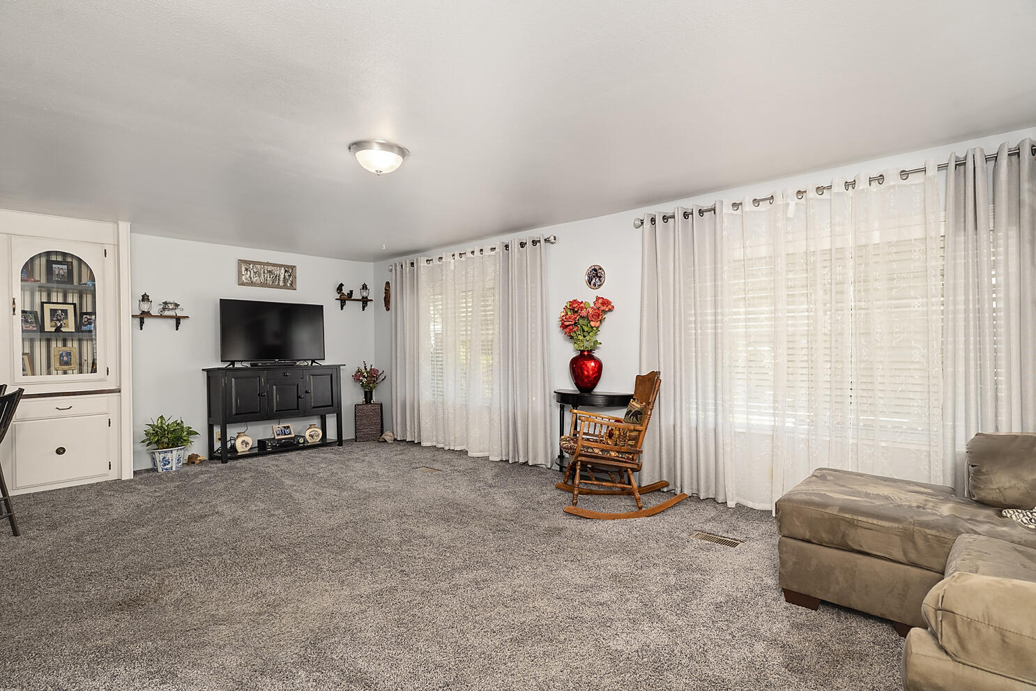 515 E Main Street, 1