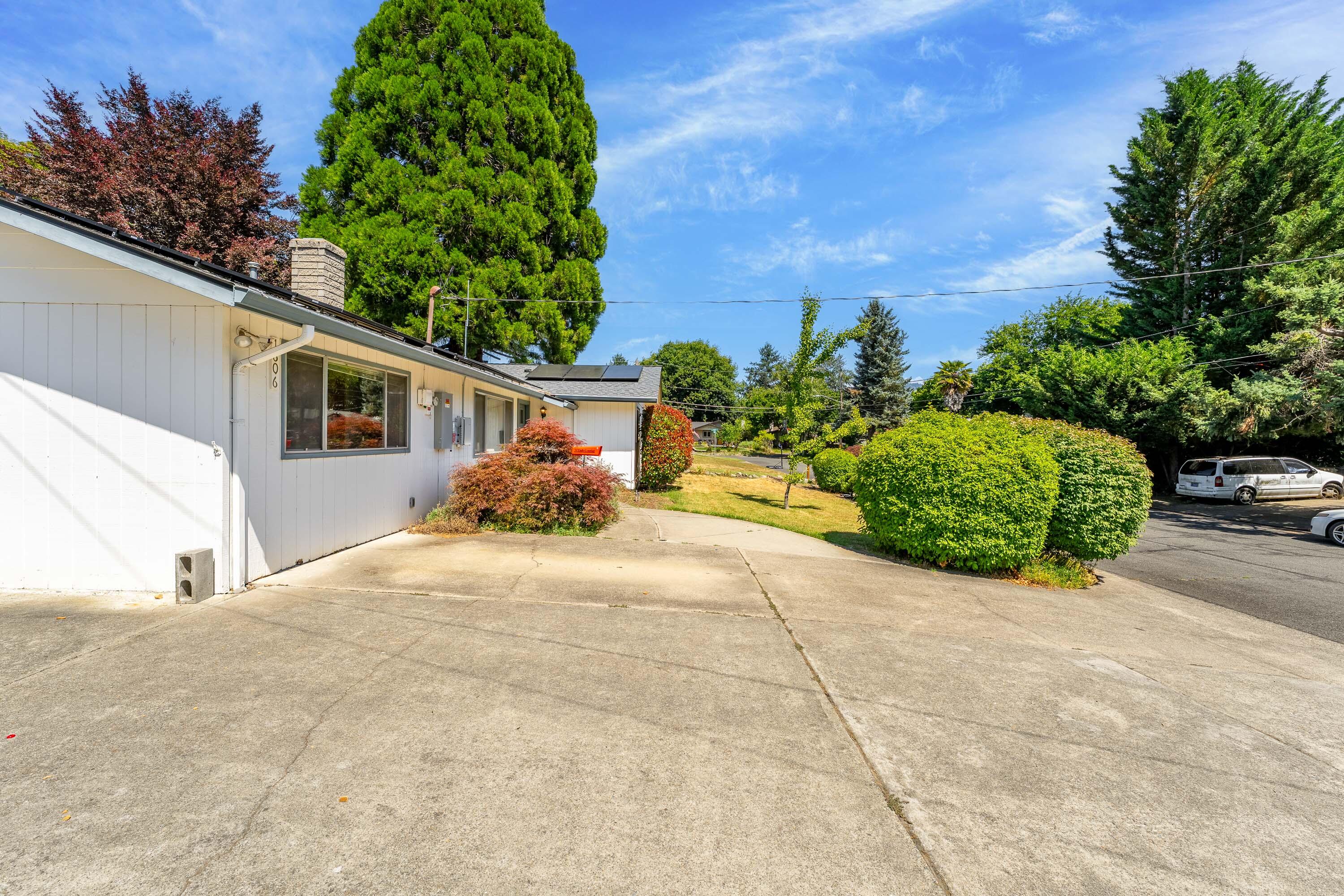 1606 SW Heather Drive