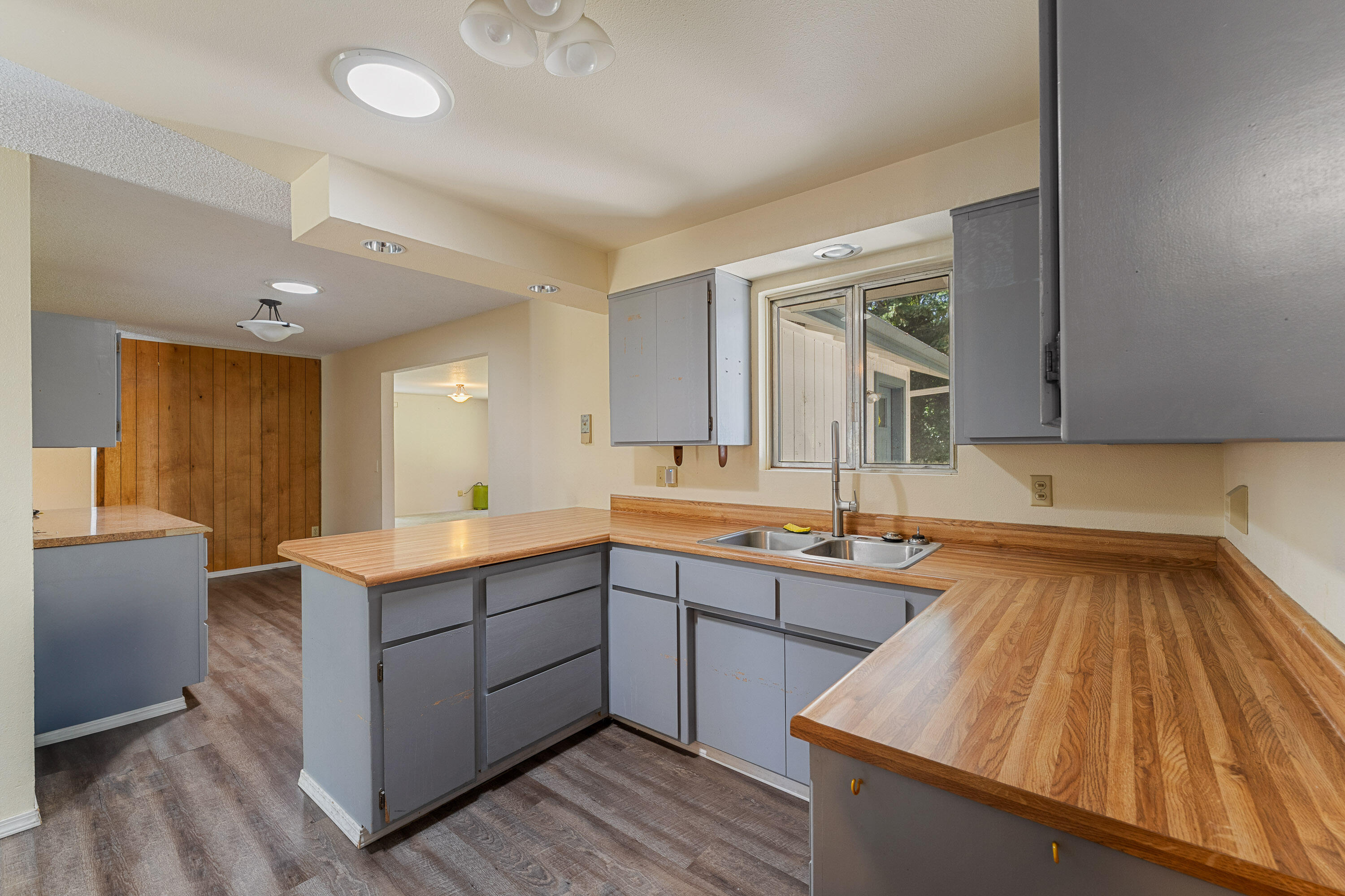 1606 SW Heather Drive