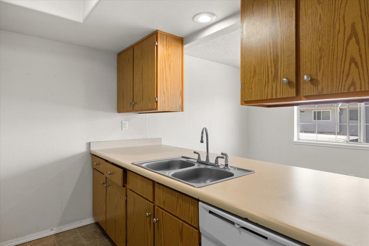 2101 Poplar Drive, 69