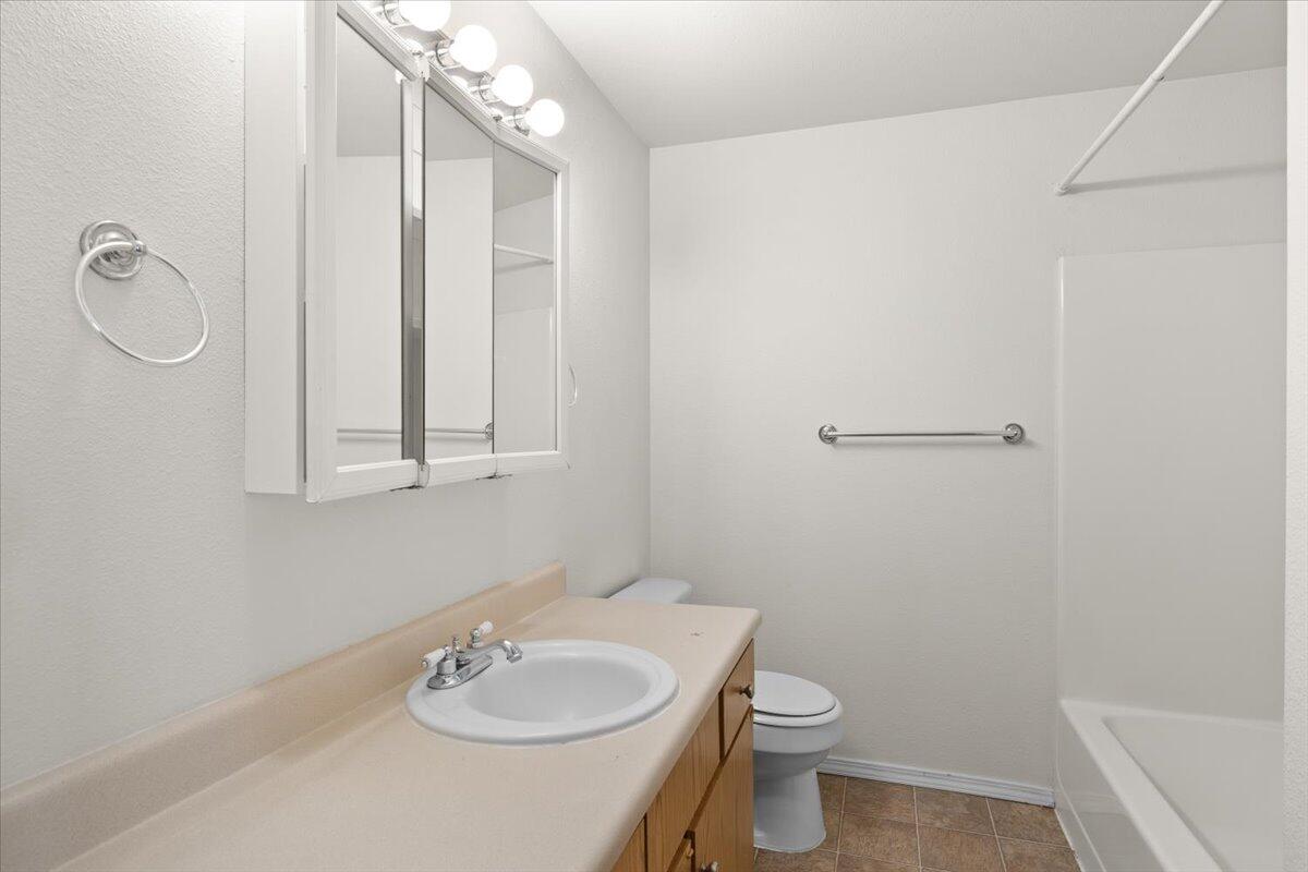 2101 Poplar Drive, 69