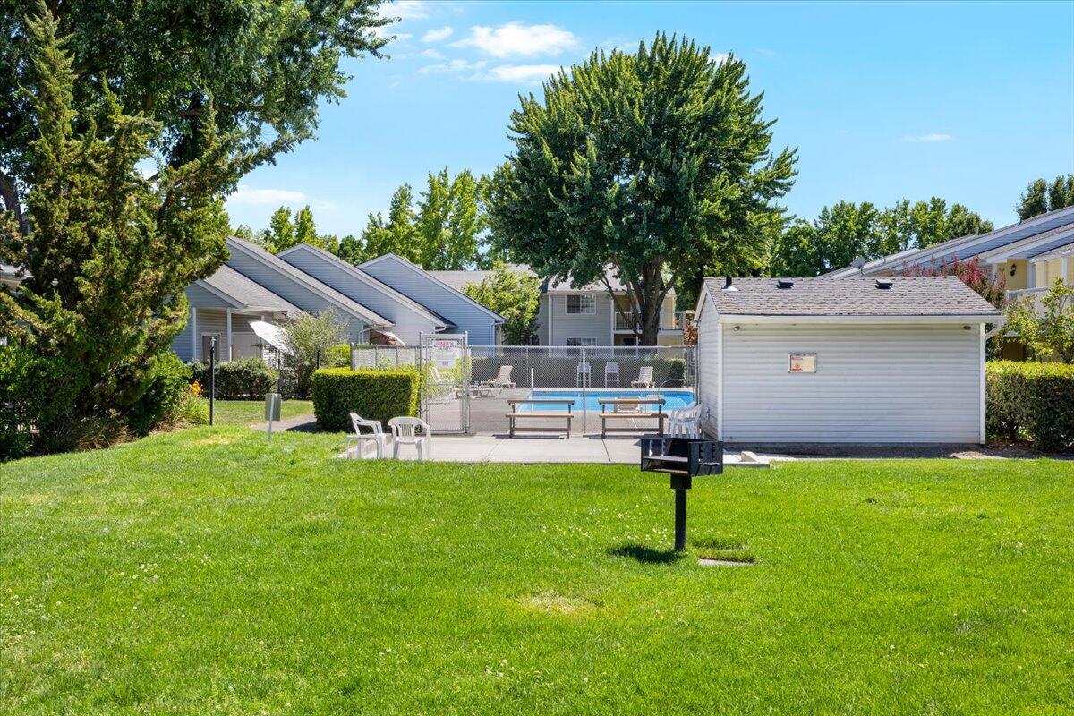 2101 Poplar Drive, 69