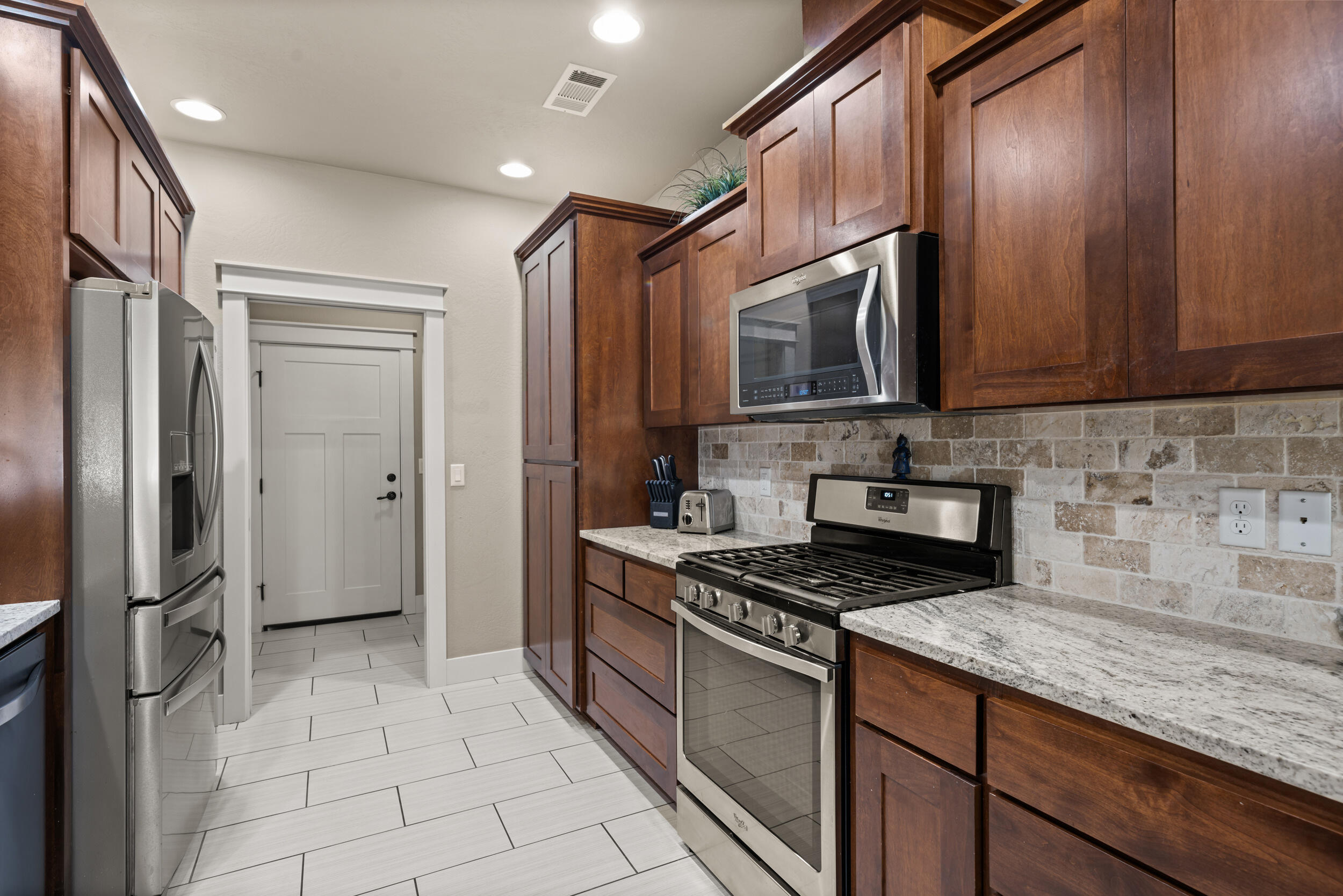 949 Arrowhead Trail