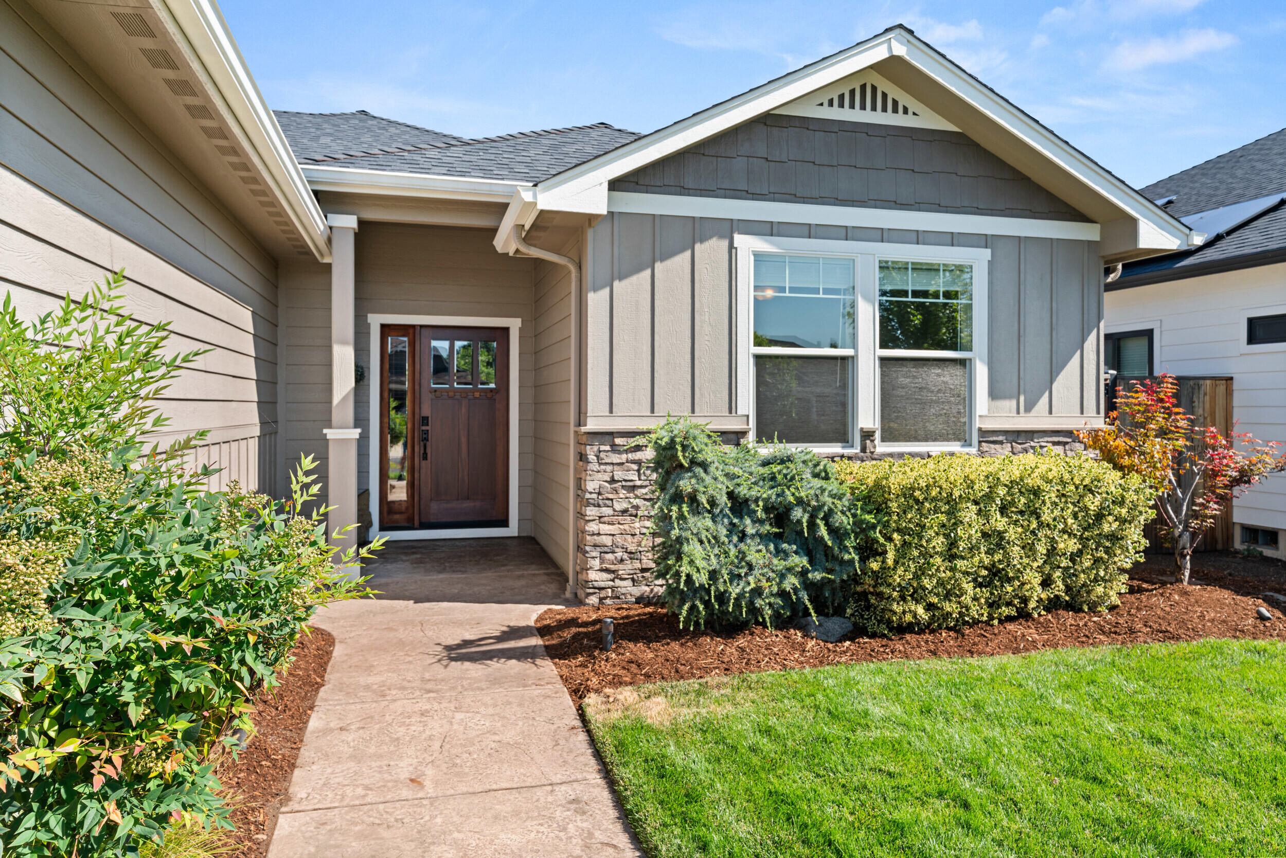 949 Arrowhead Trail
