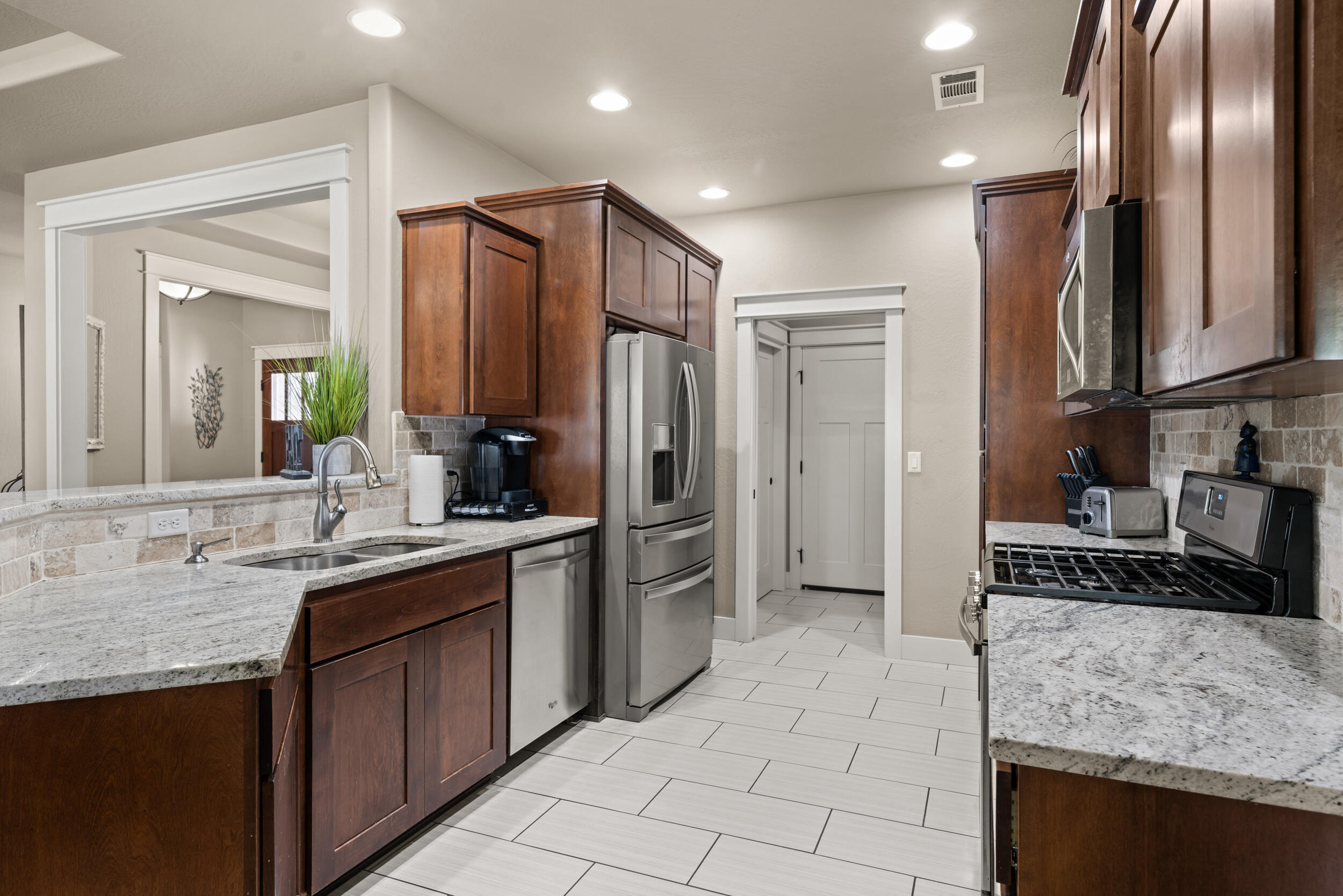 949 Arrowhead Trail