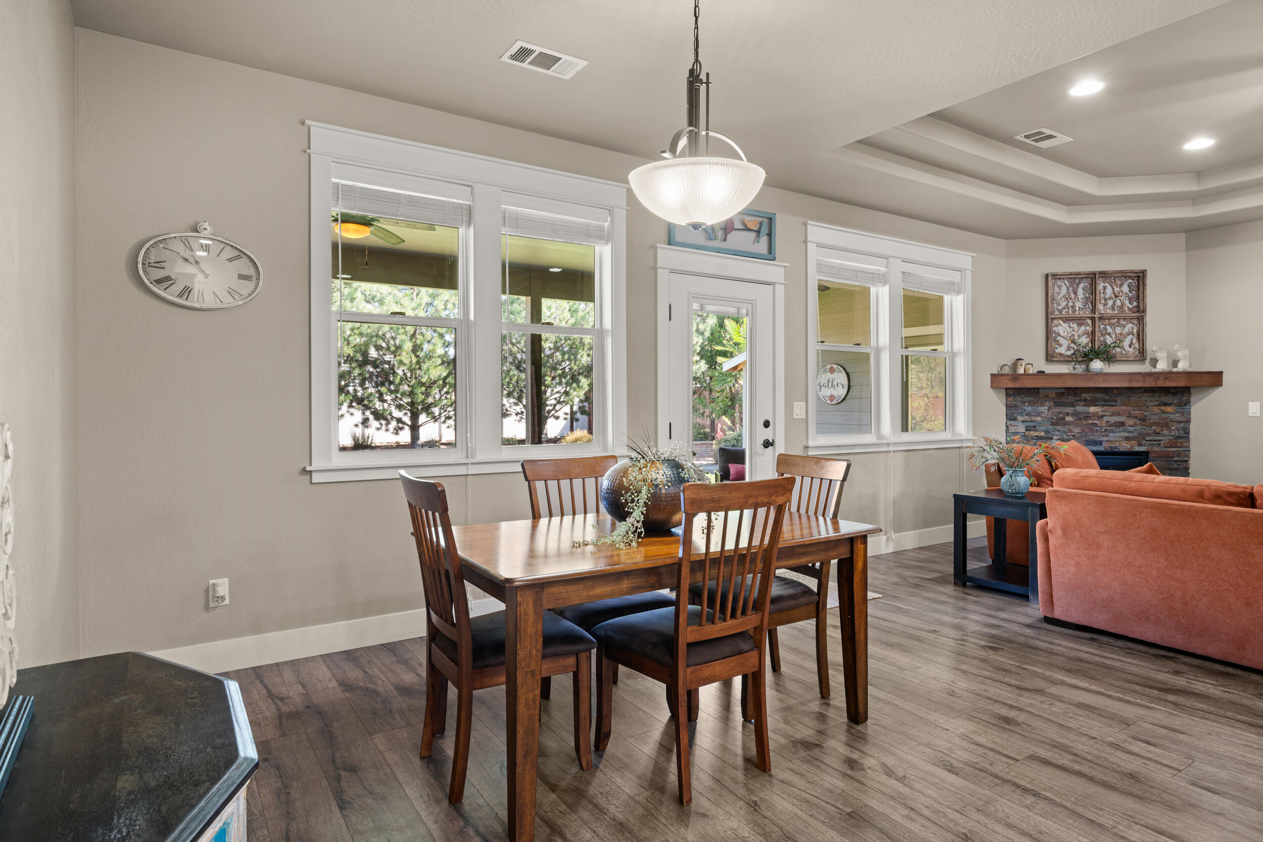 949 Arrowhead Trail