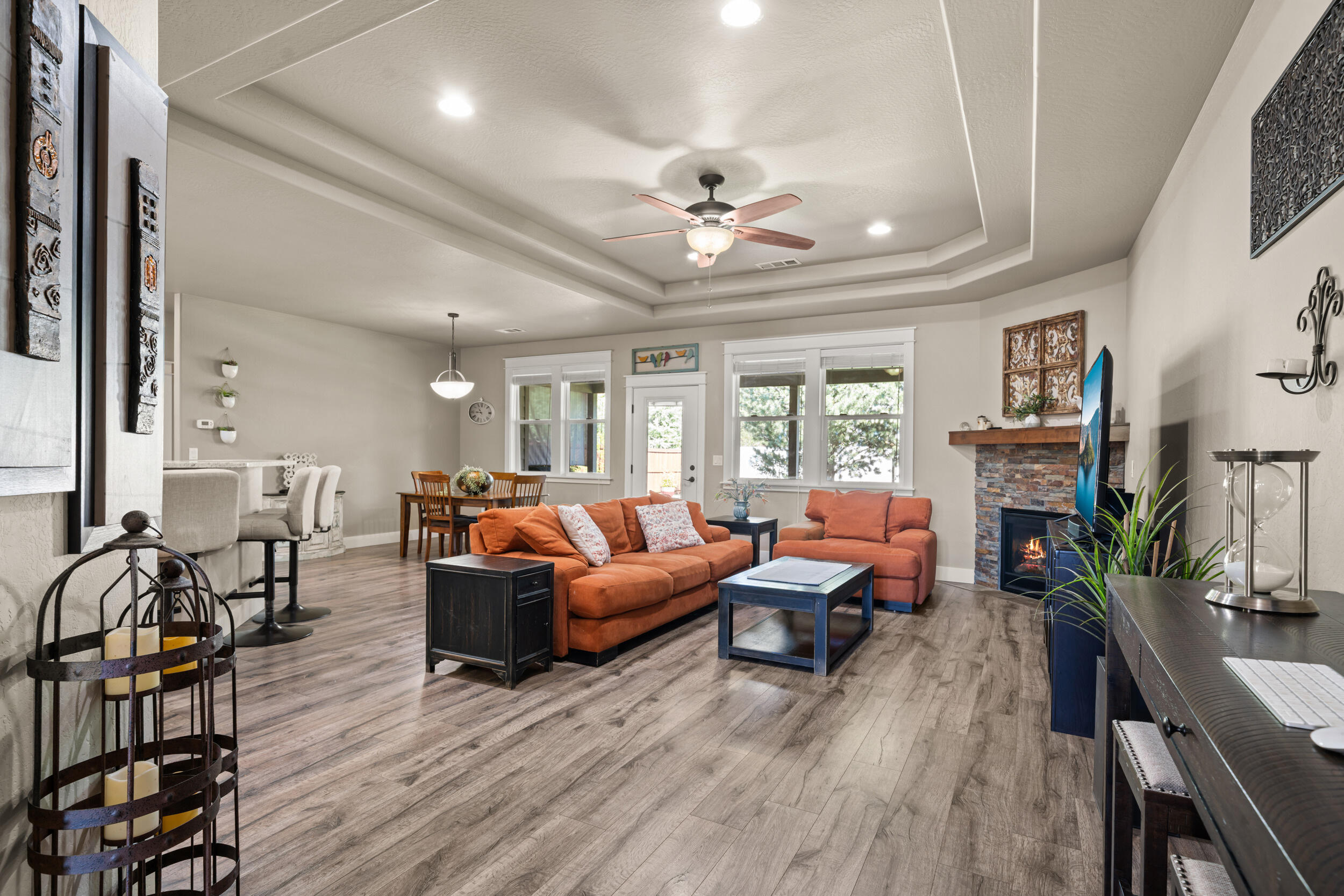 949 Arrowhead Trail