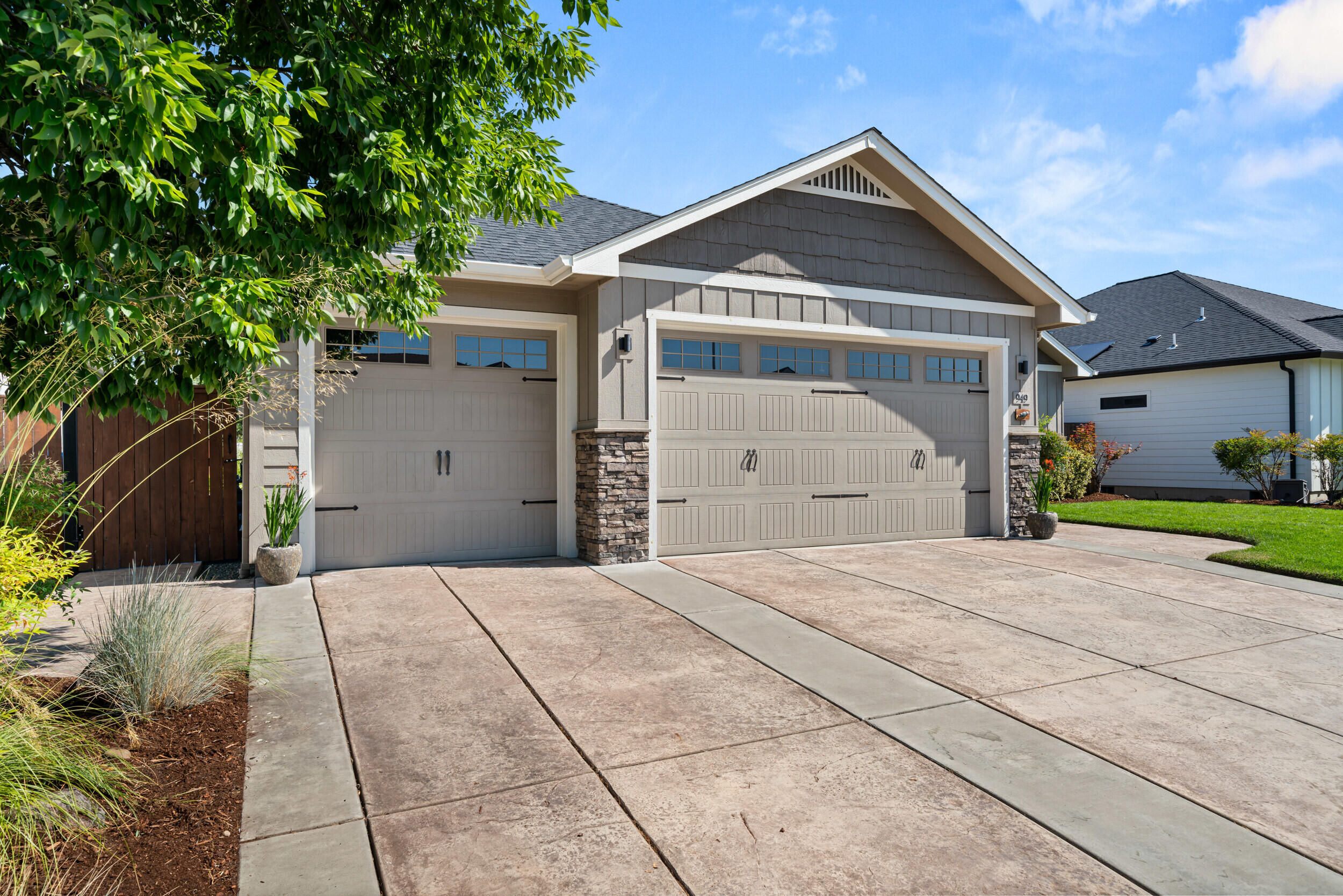 949 Arrowhead Trail