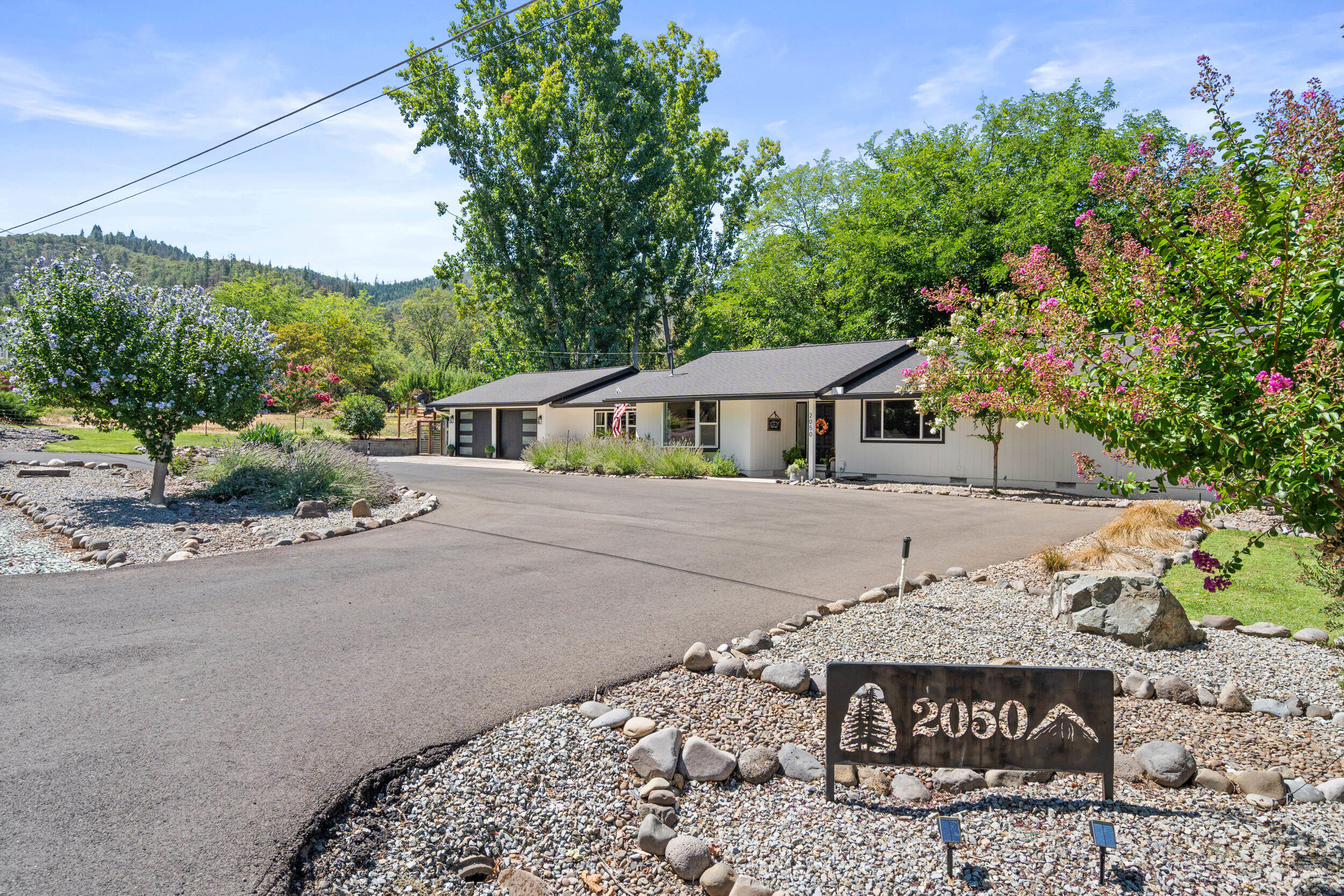 2050 Magnolia Avenue