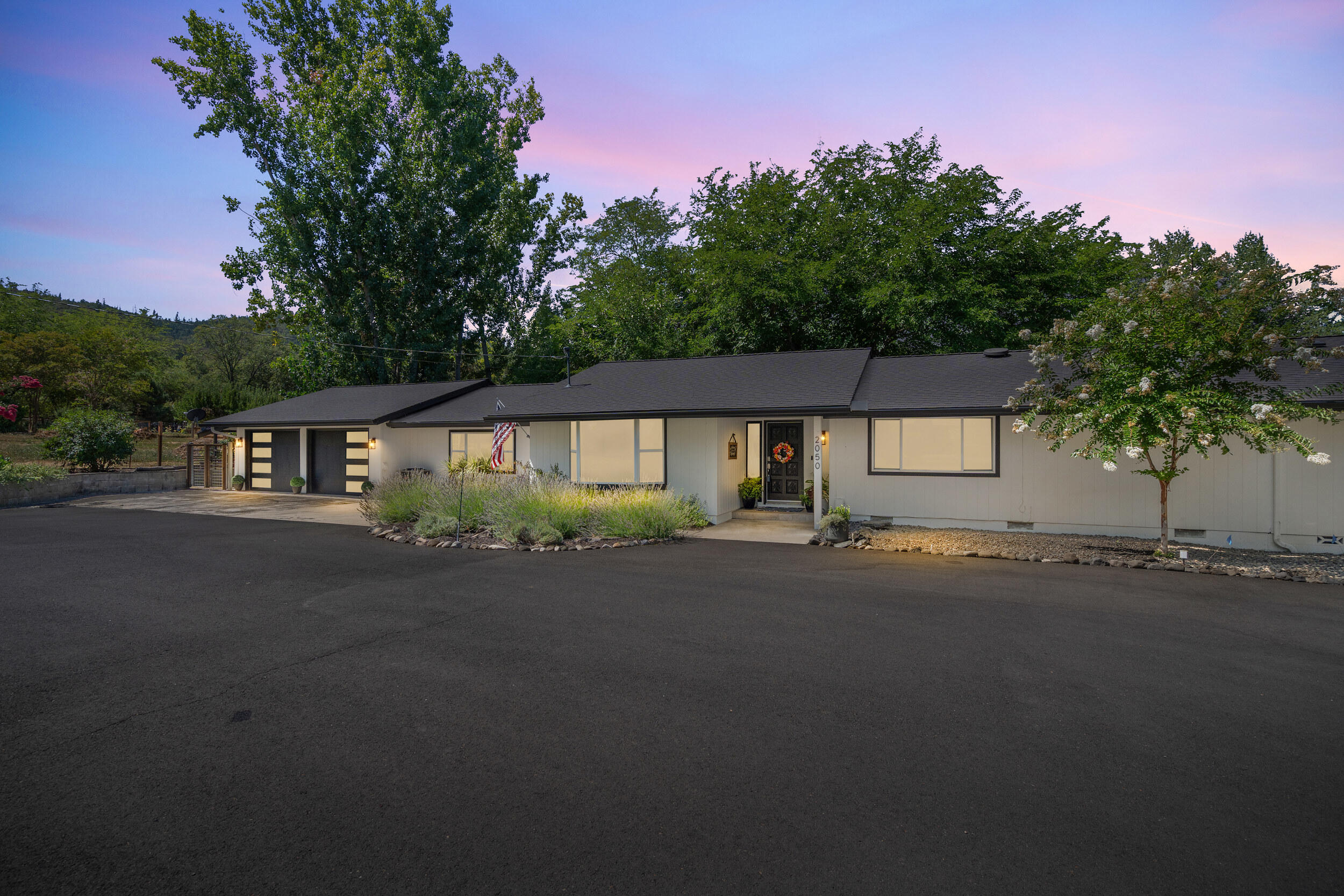 2050 Magnolia Avenue