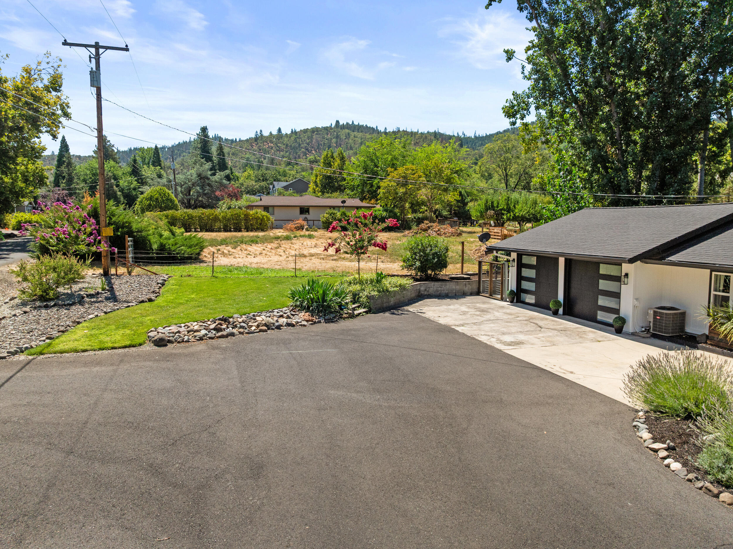 2050 Magnolia Avenue
