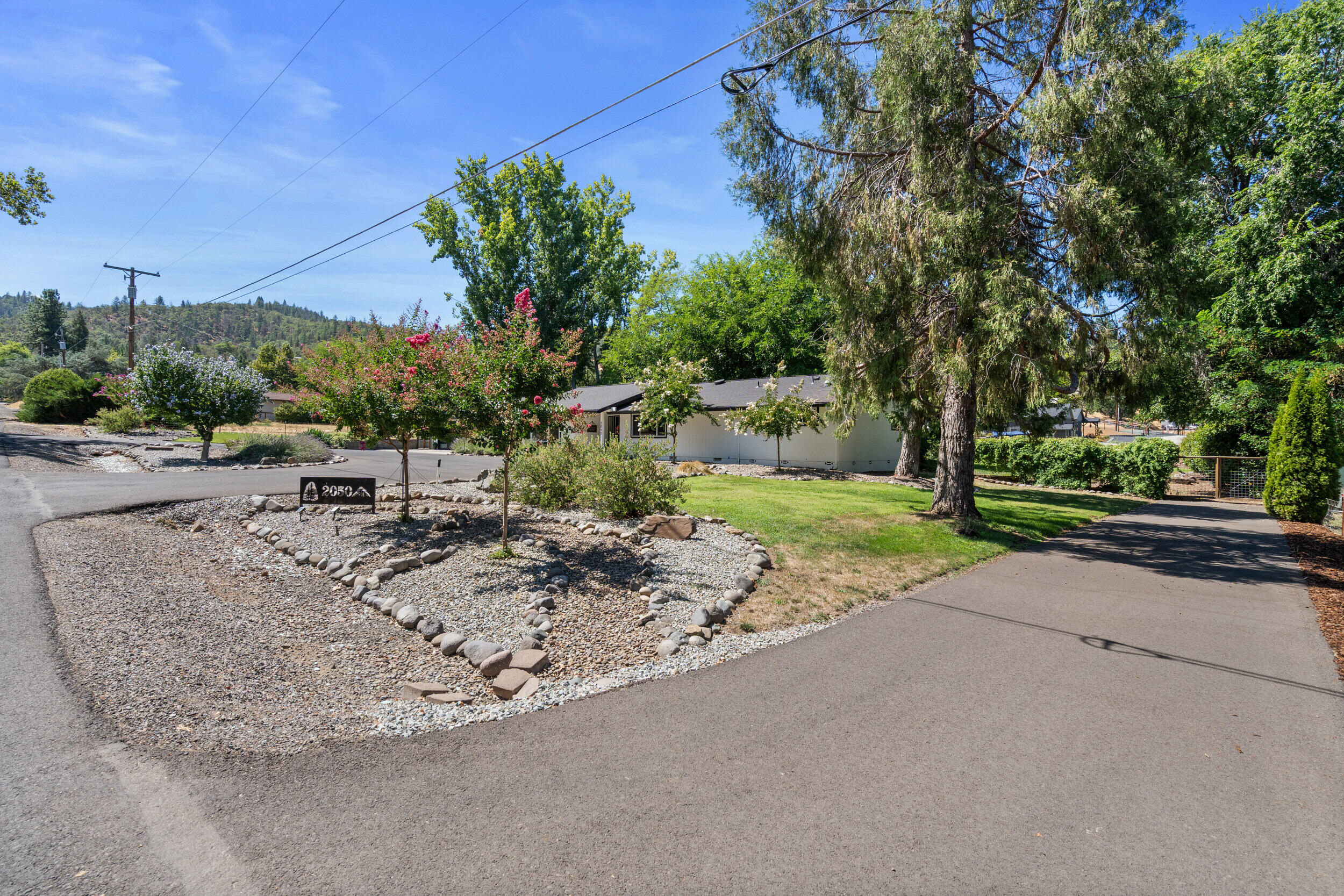 2050 Magnolia Avenue