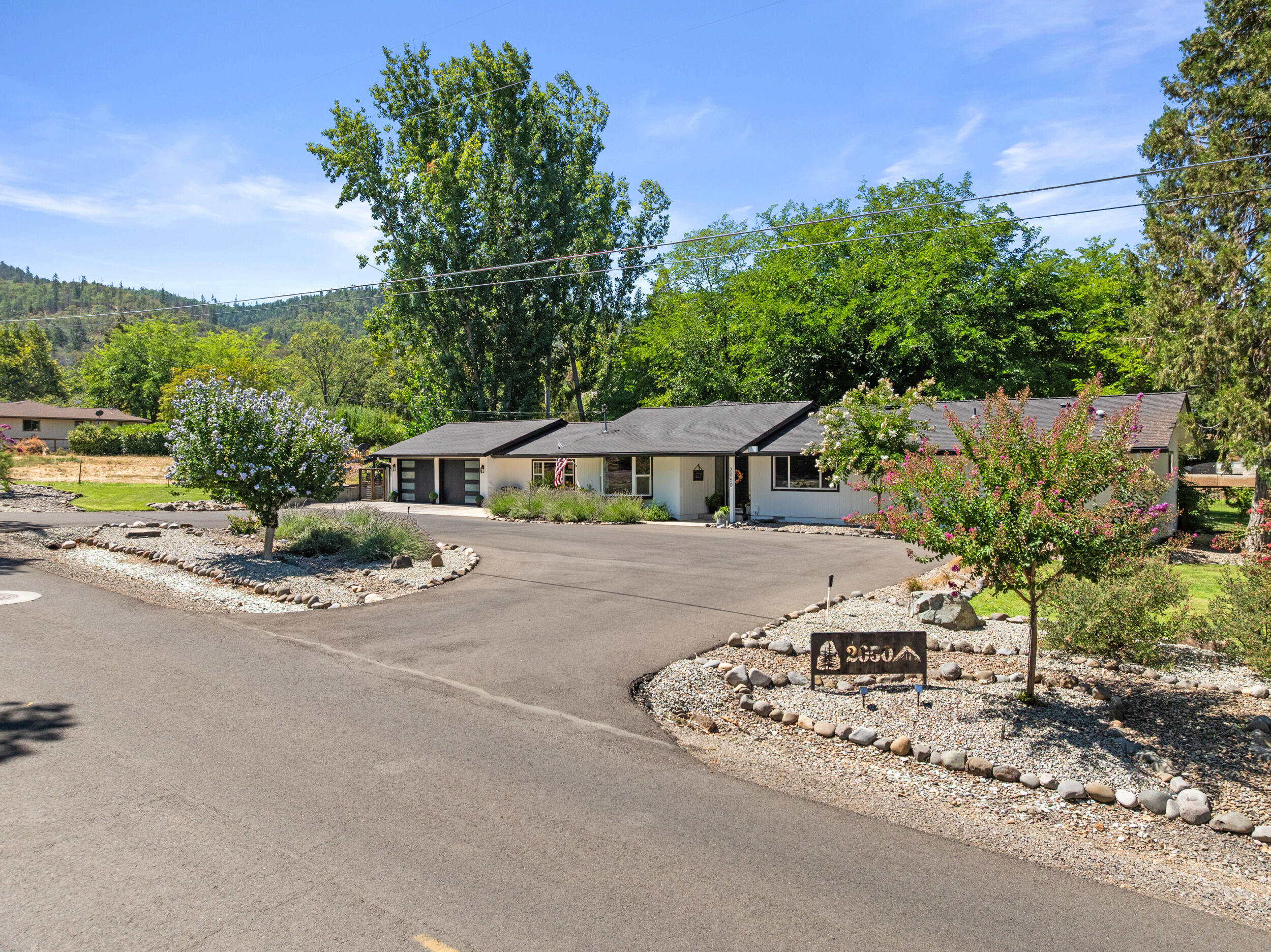 2050 Magnolia Avenue
