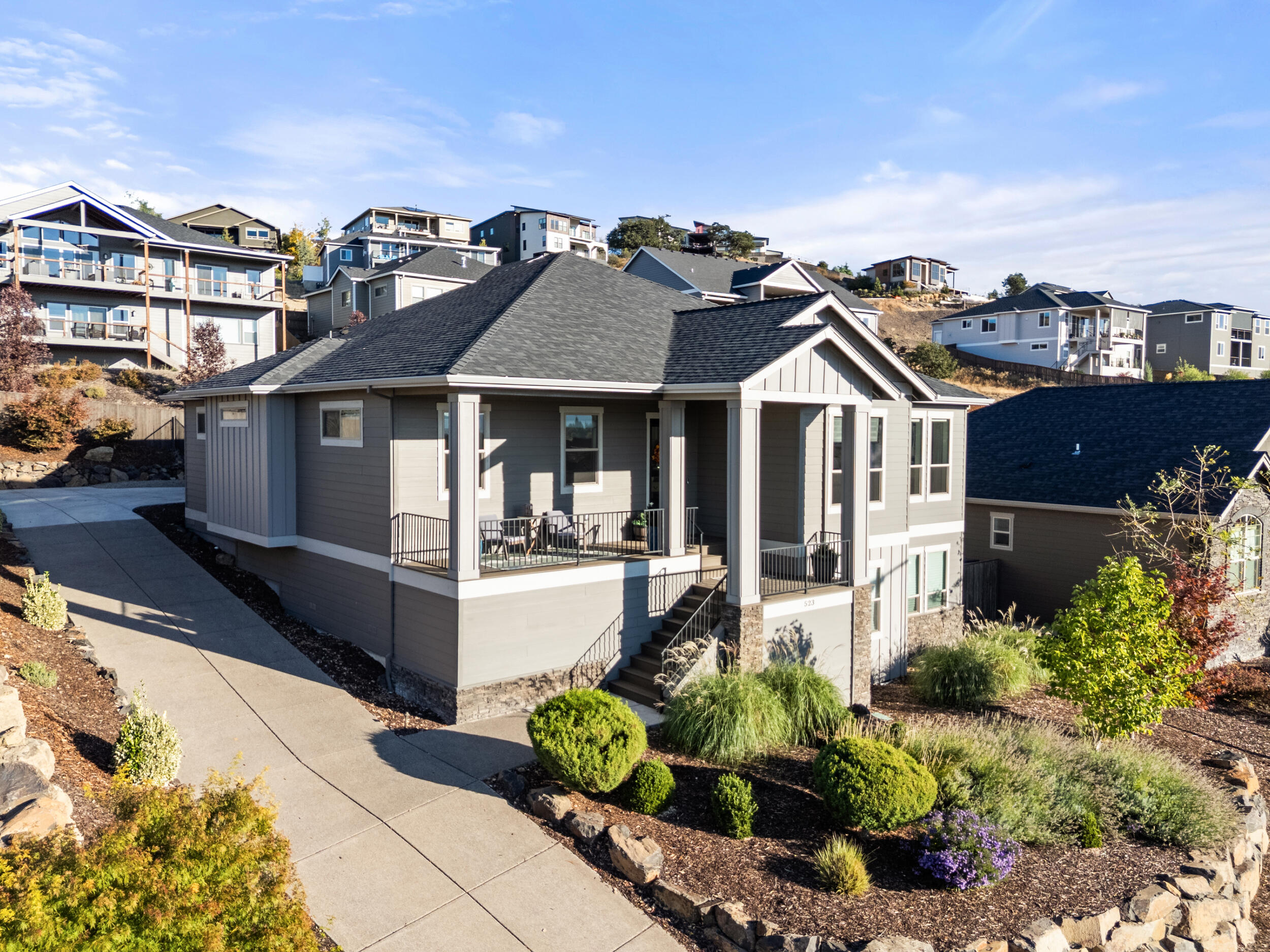 523 W La Strada Circle