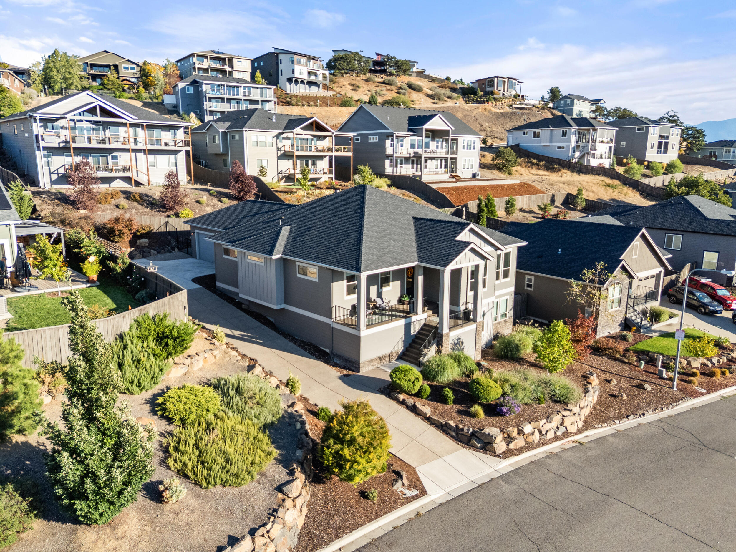 523 W La Strada Circle