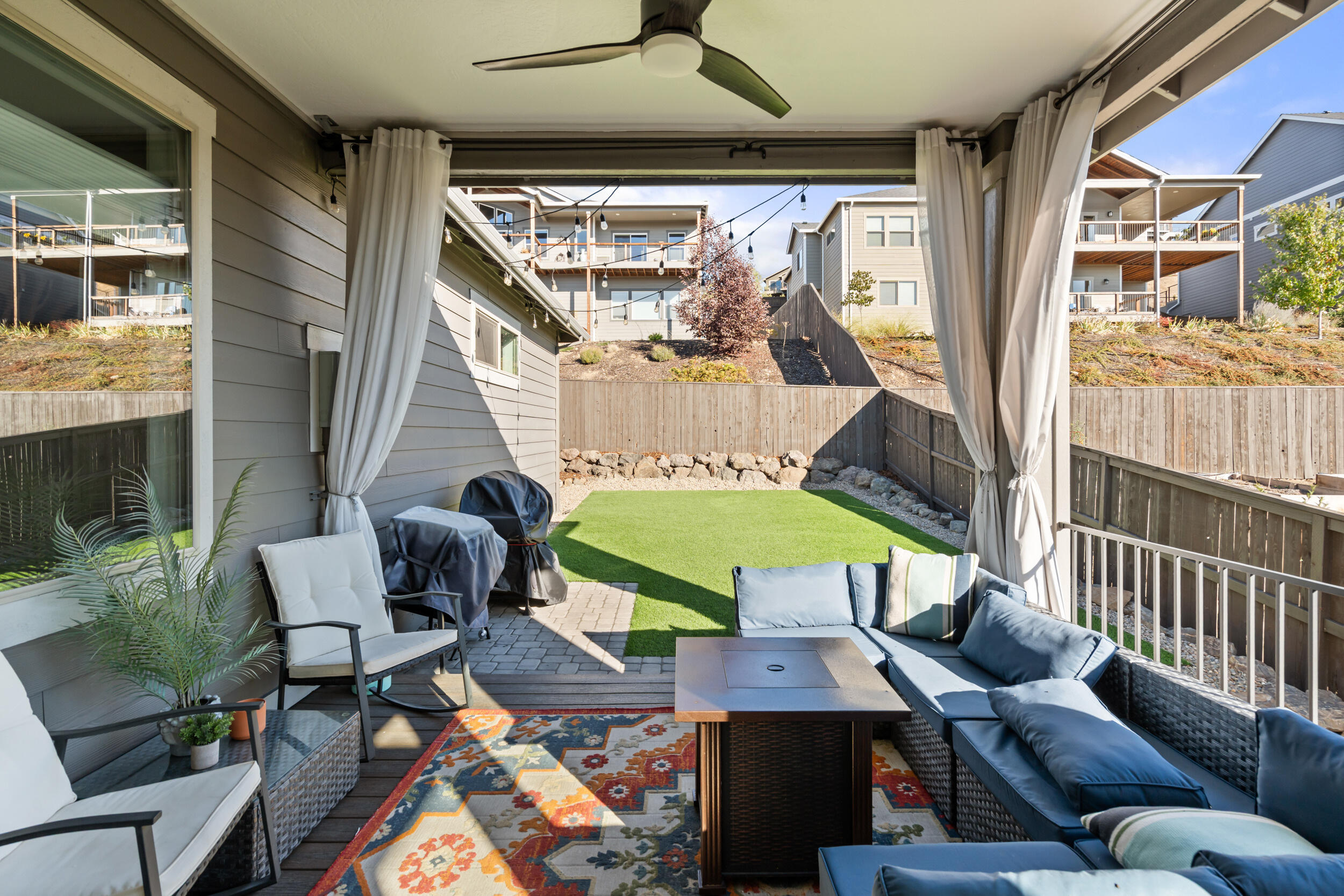 523 W La Strada Circle