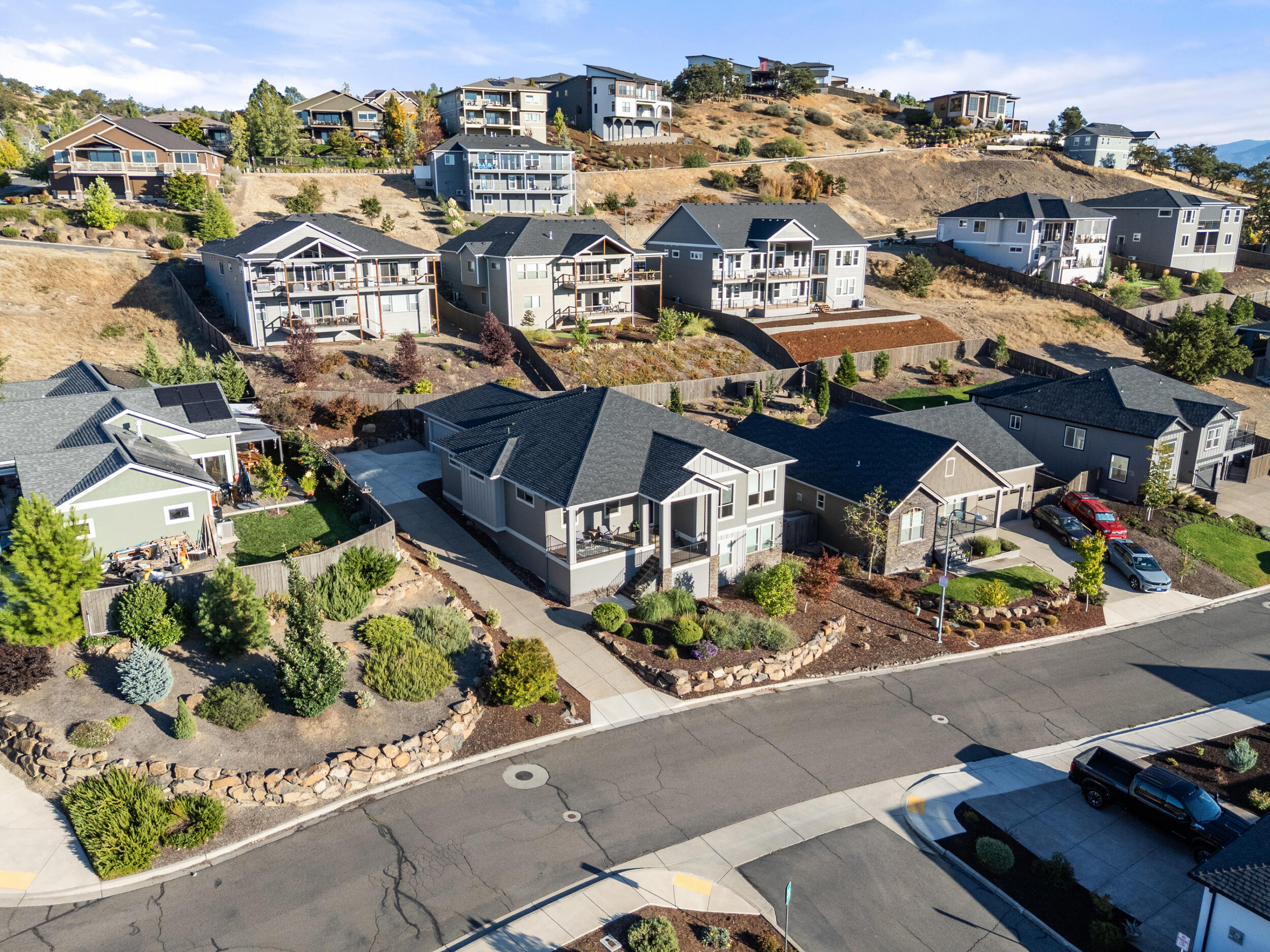 523 W La Strada Circle