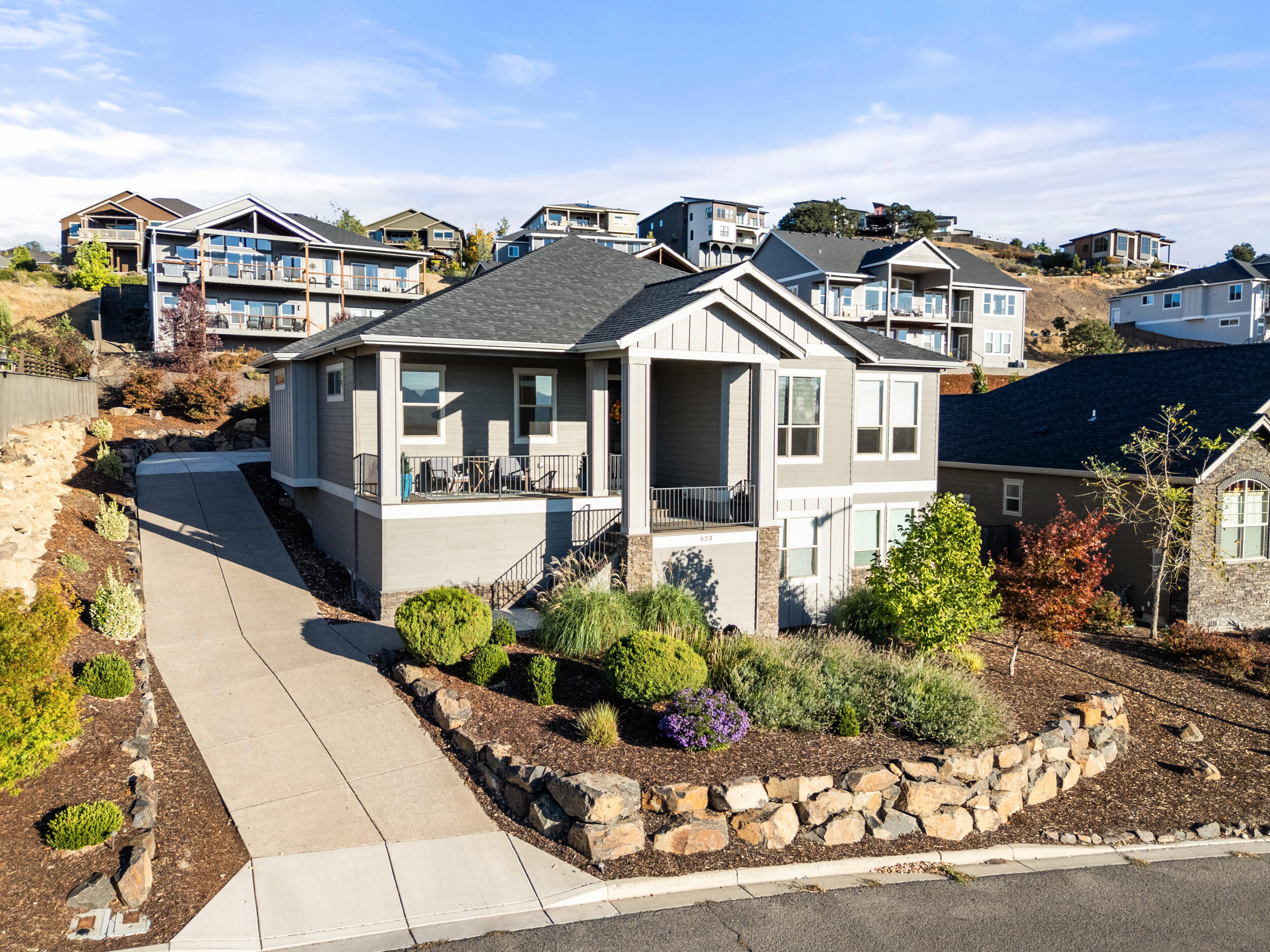 523 W La Strada Circle