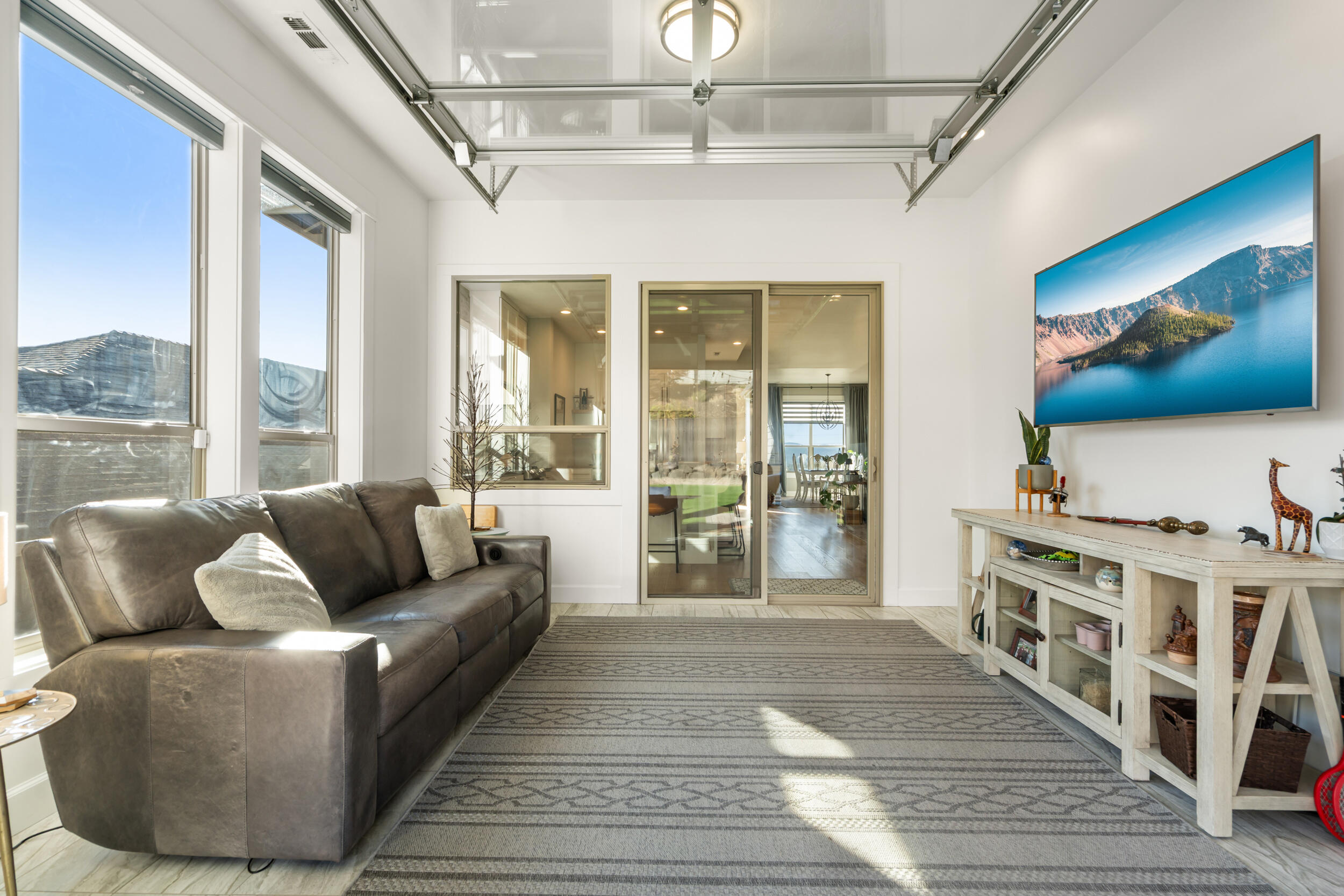 523 W La Strada Circle