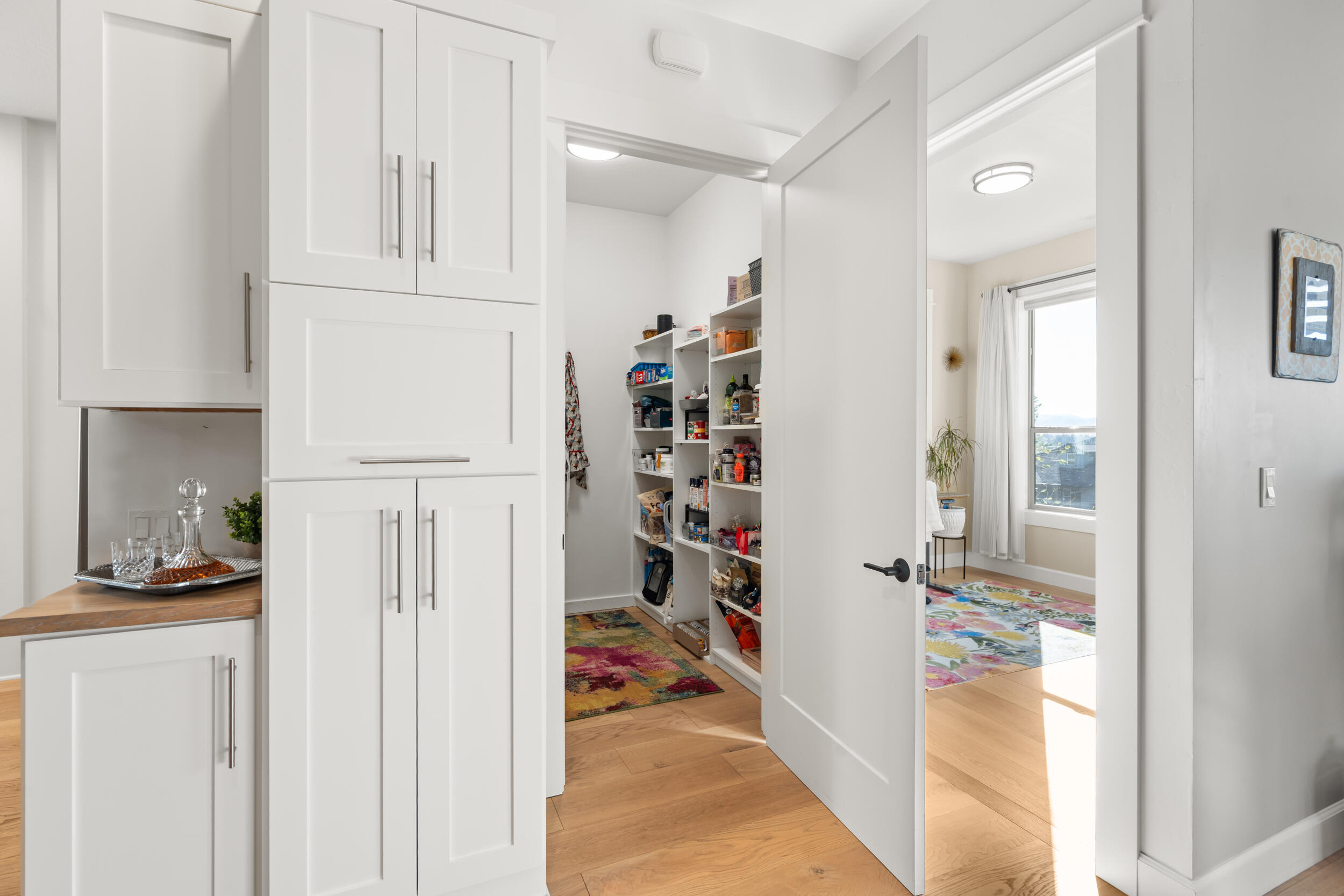 523 W La Strada Circle